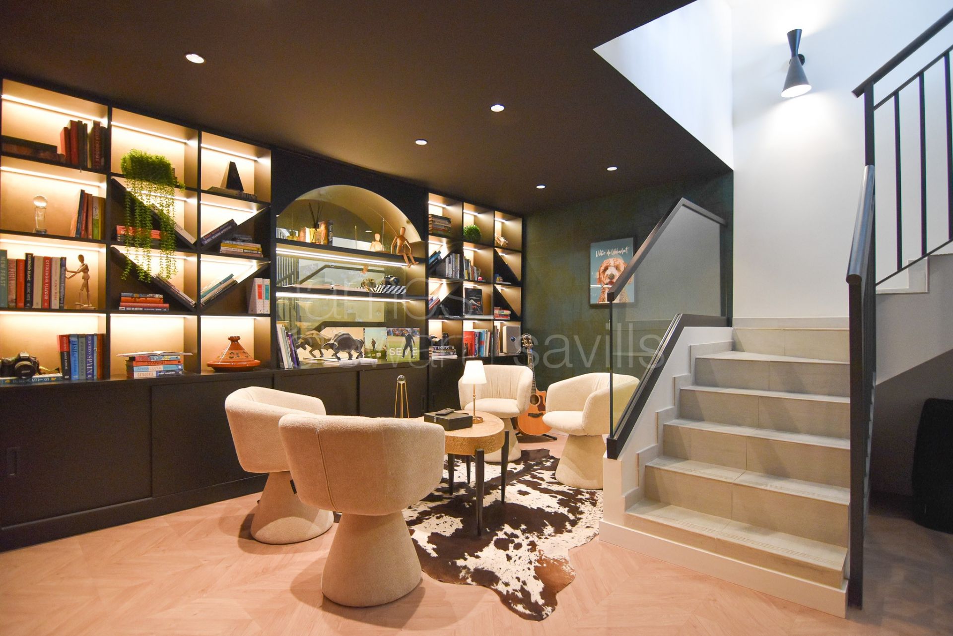 Superby upgraded townhouse facing the Mediterranean, Rock of Gibraltar and African coastline