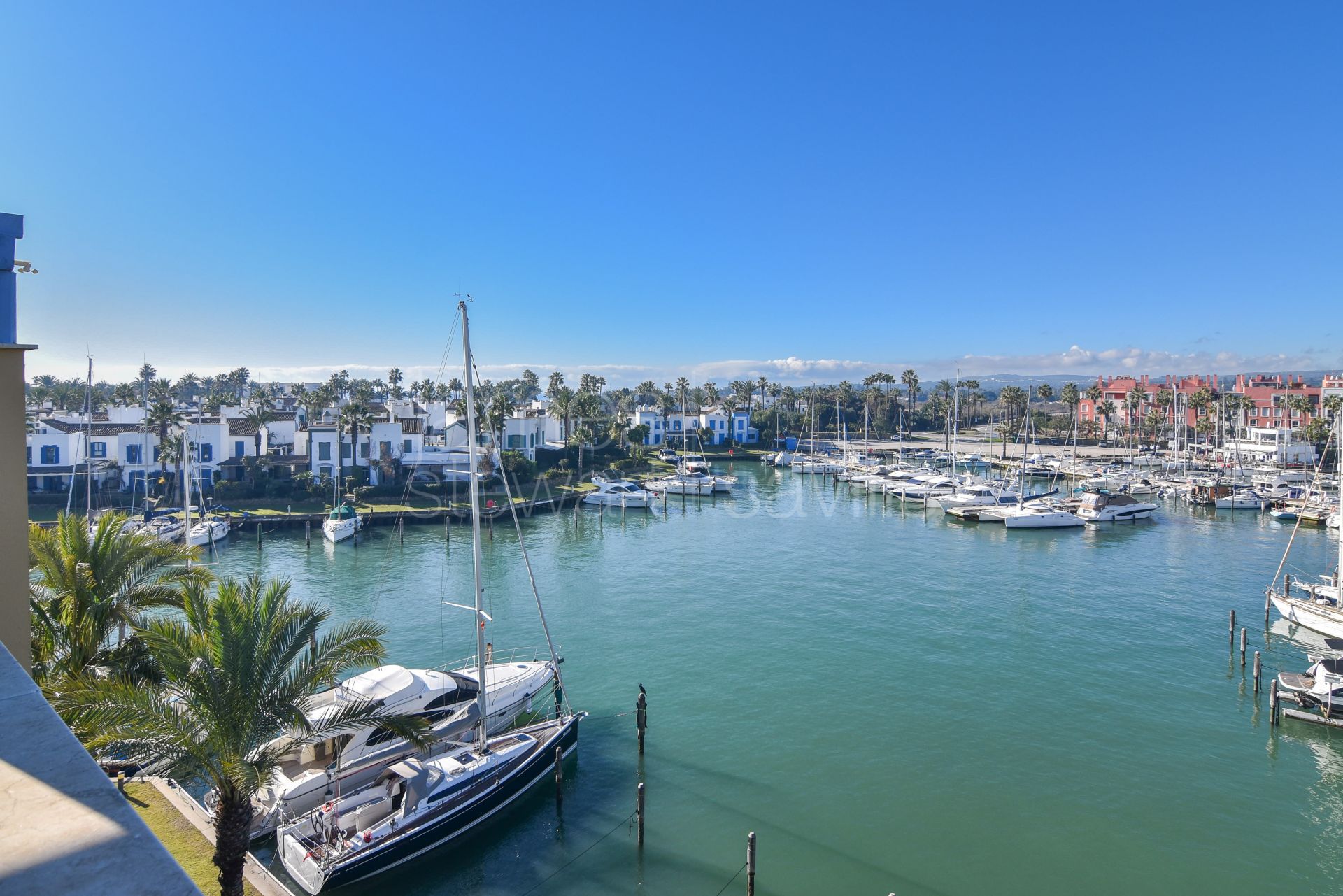 Penthouse with Stunning Views of the Marina and Gibraltar in Sotogrande Marina