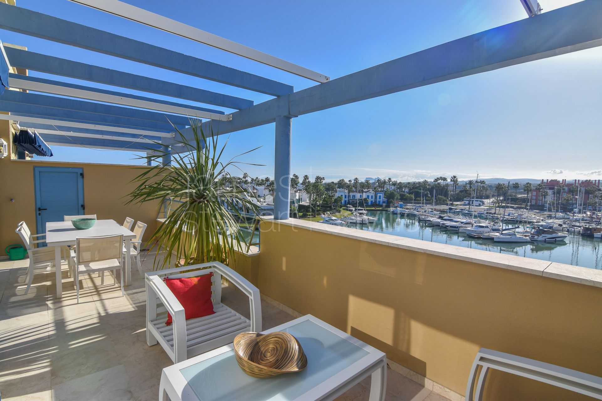 Penthouse with Stunning Views of the Marina and Gibraltar in Sotogrande Marina