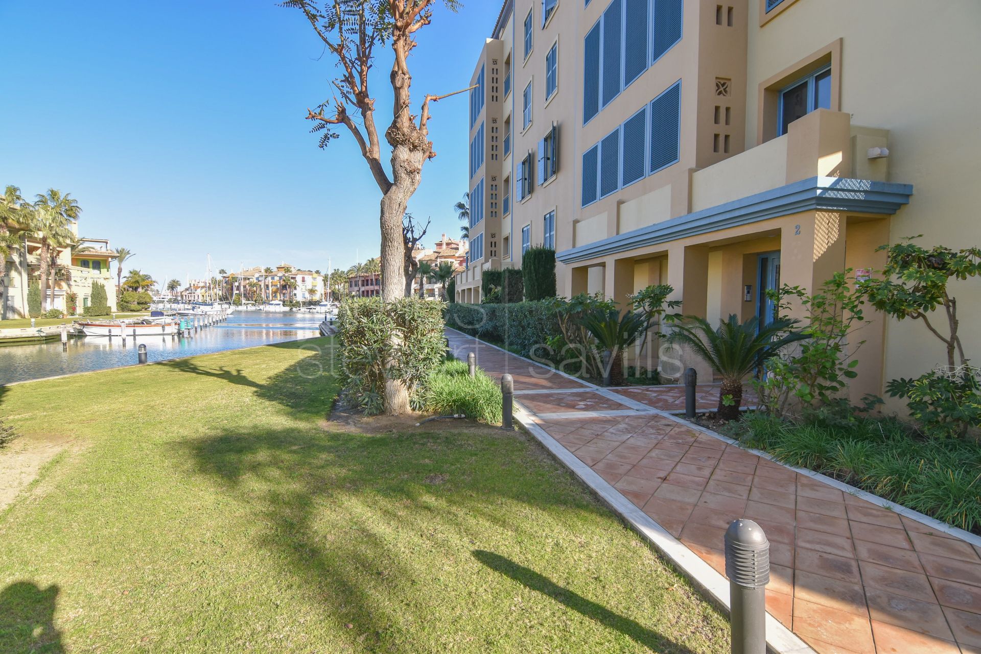 Penthouse with Stunning Views of the Marina and Gibraltar in Sotogrande Marina