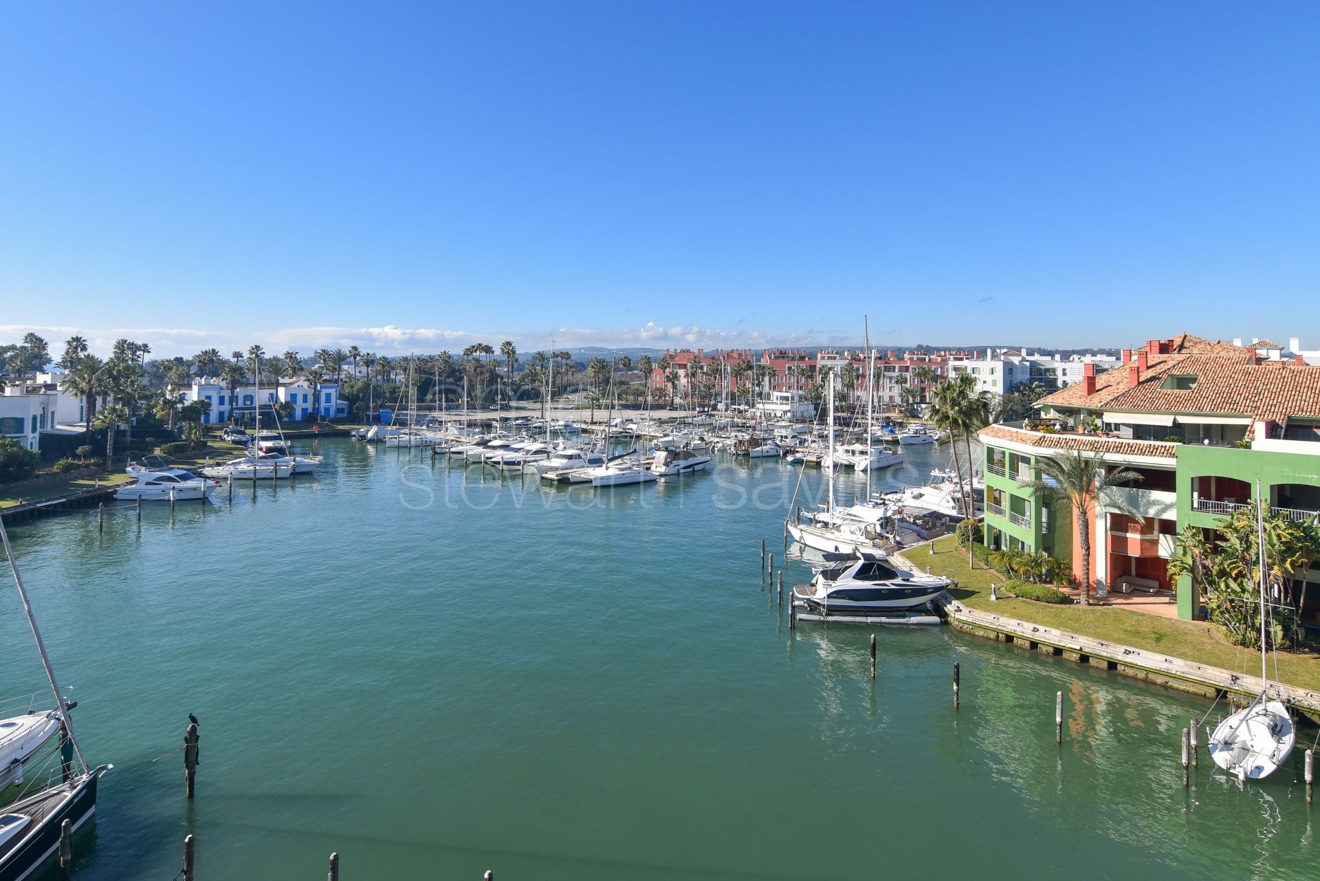 Penthouse with Stunning Views of the Marina and Gibraltar in Sotogrande Marina