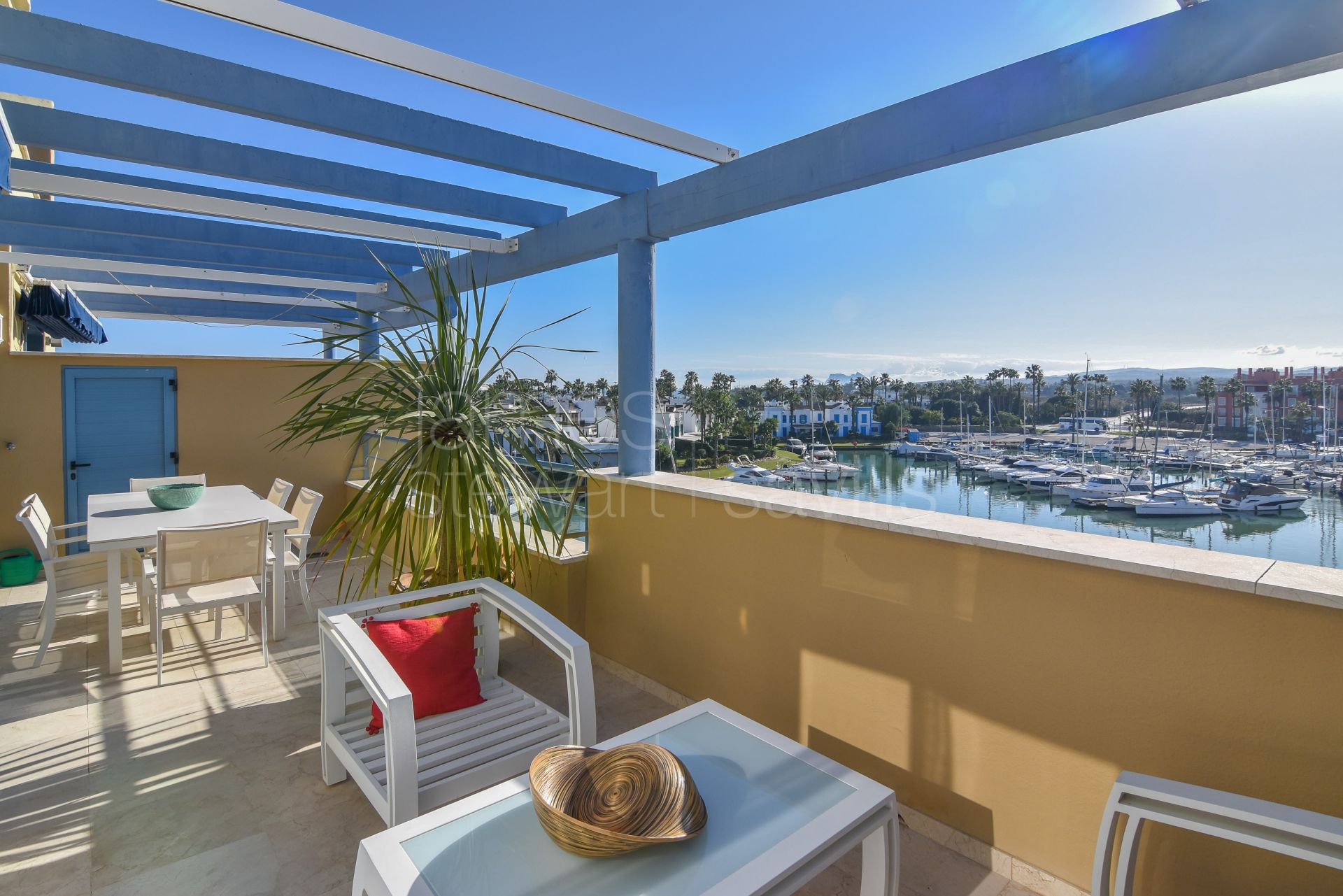 Penthouse with Stunning Views of the Marina and Gibraltar in Sotogrande Marina