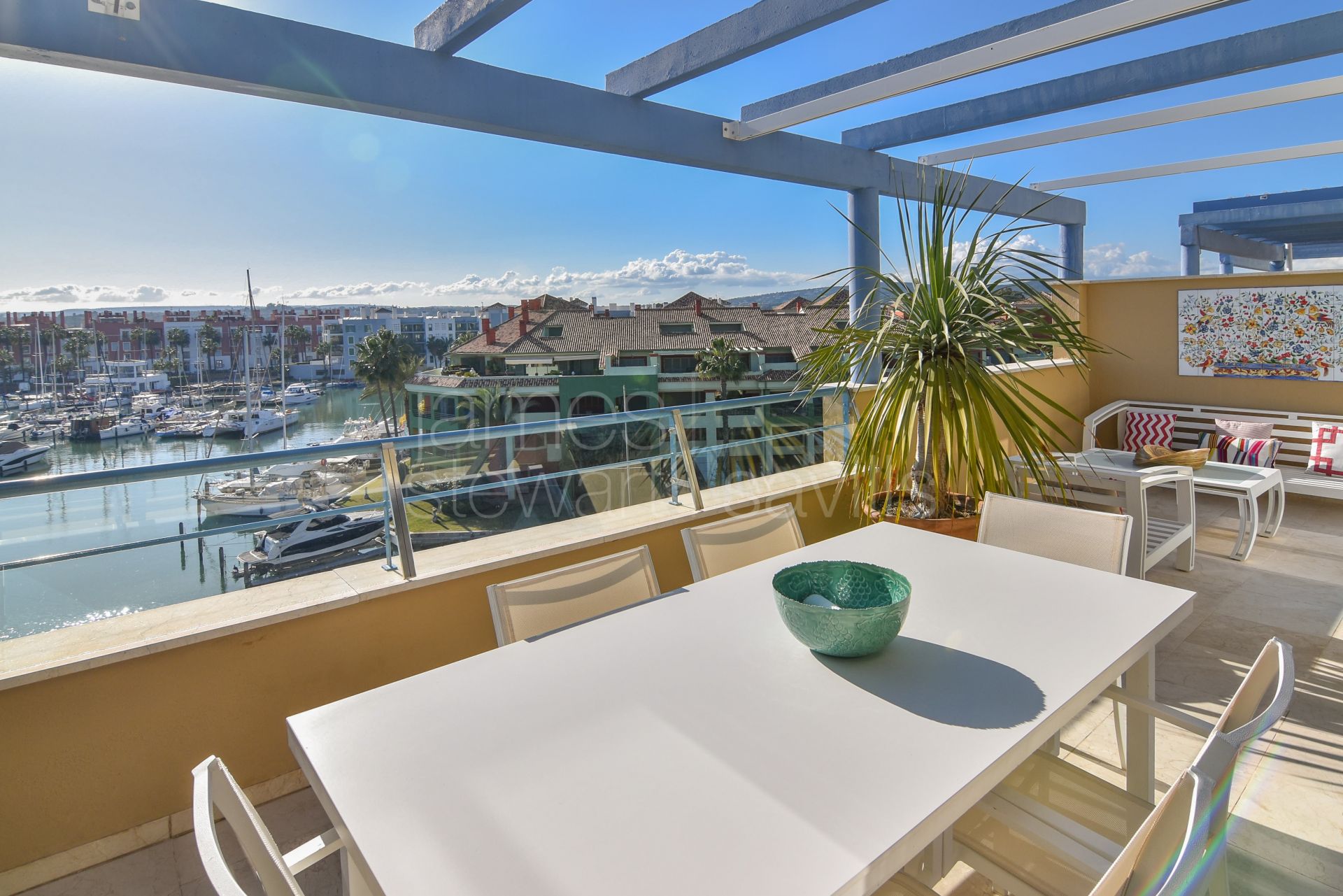 Penthouse with Stunning Views of the Marina and Gibraltar in Sotogrande Marina