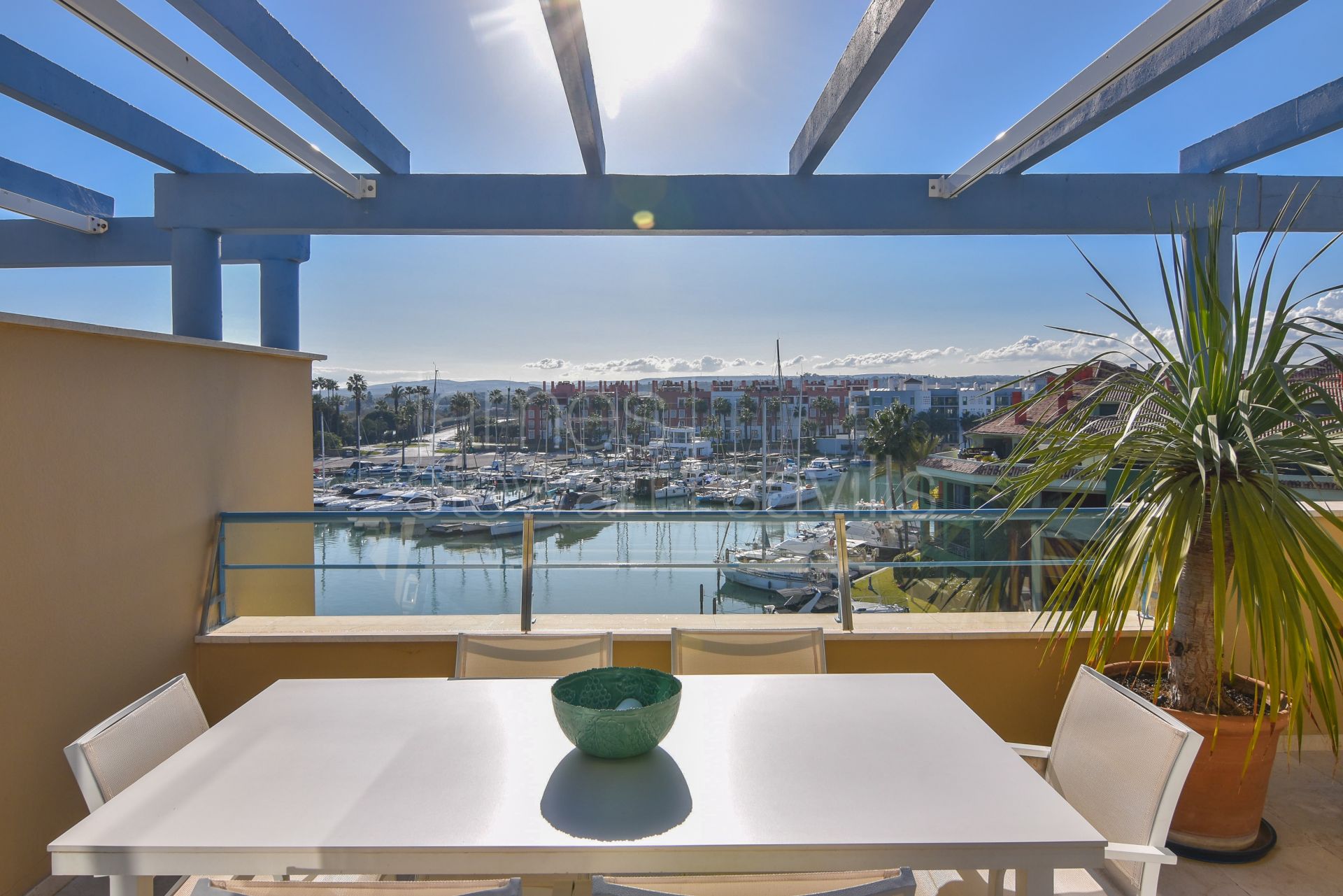 Penthouse with Stunning Views of the Marina and Gibraltar in Sotogrande Marina