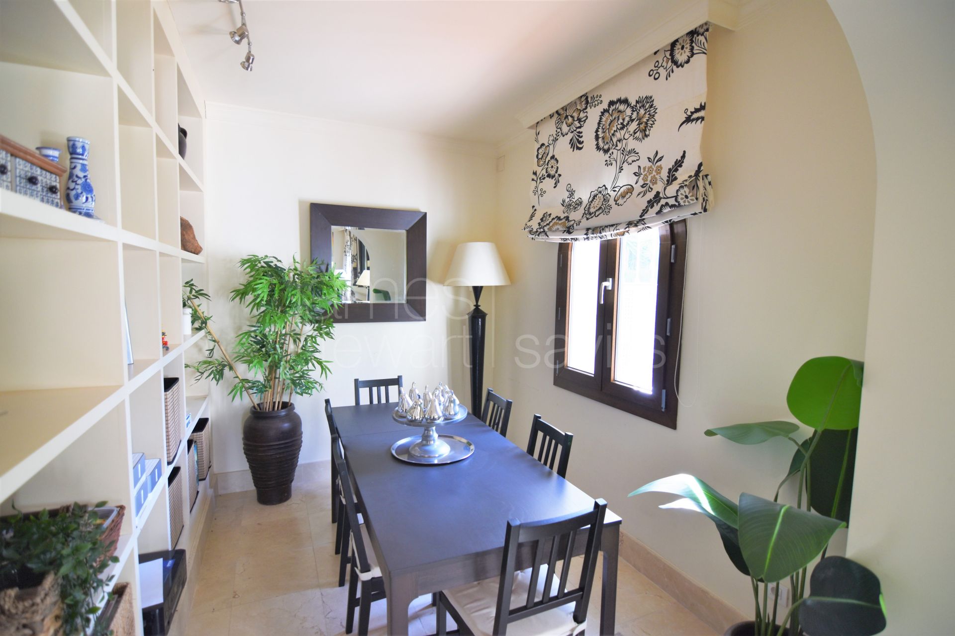 A spacious villa with a fabulous living and entertaining area in the C zone