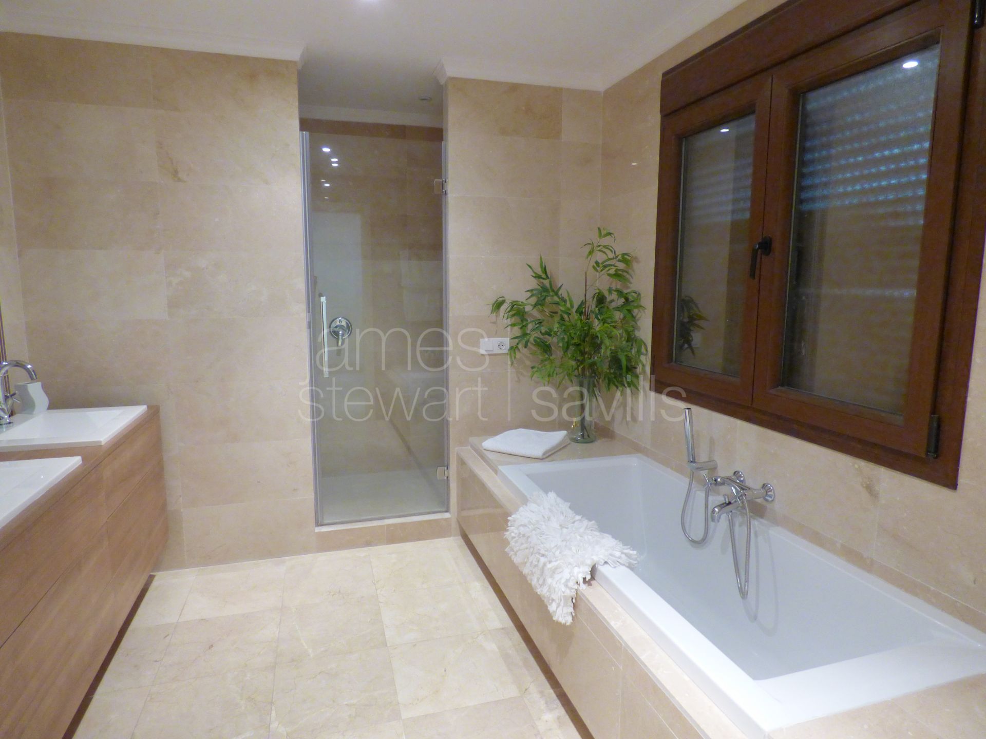 Bonita villa reformada con una excelente zona exterior