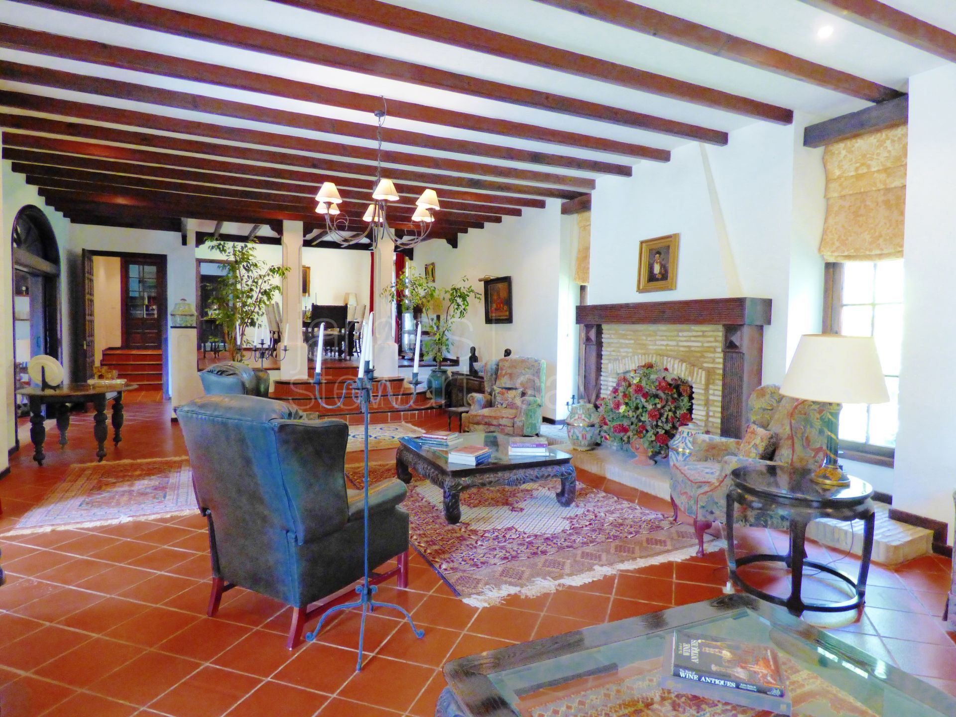 Large villa in a prestigious area of the D zone of Sotogrande Central