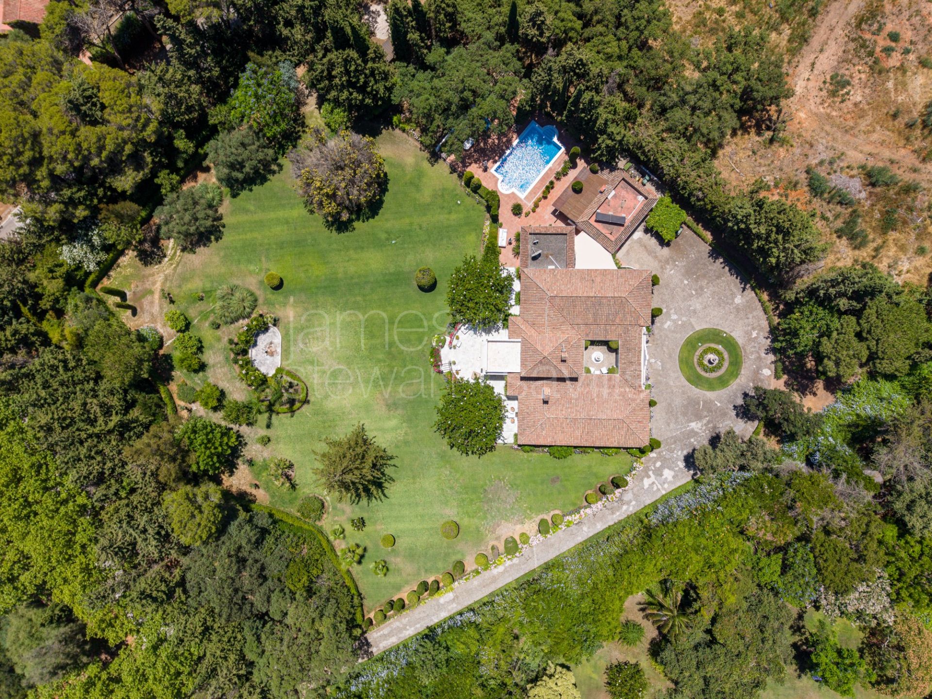 Preciosa Villa al clásico estilo cortijo con mucho encanto