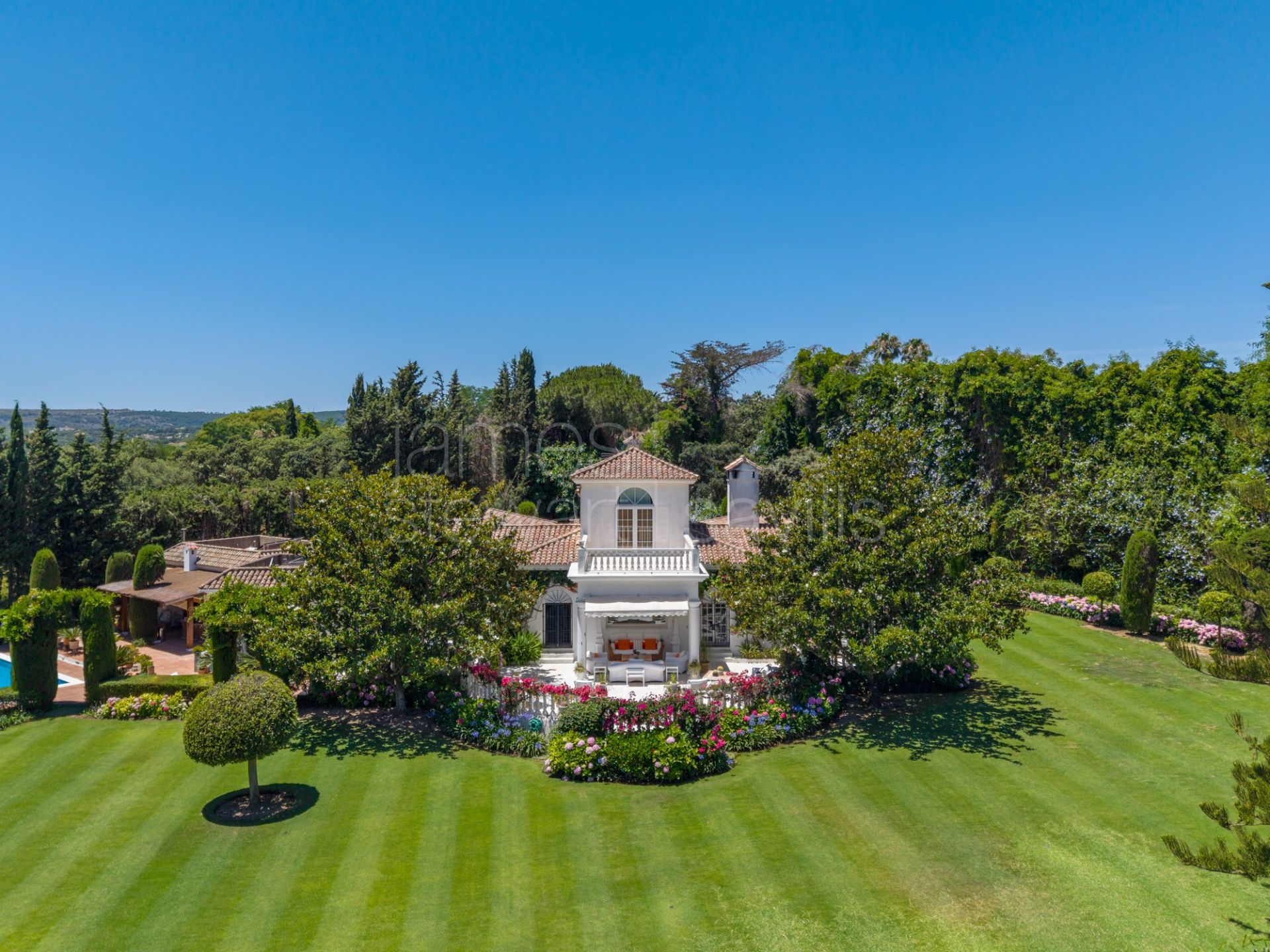 Preciosa Villa al clásico estilo cortijo con mucho encanto