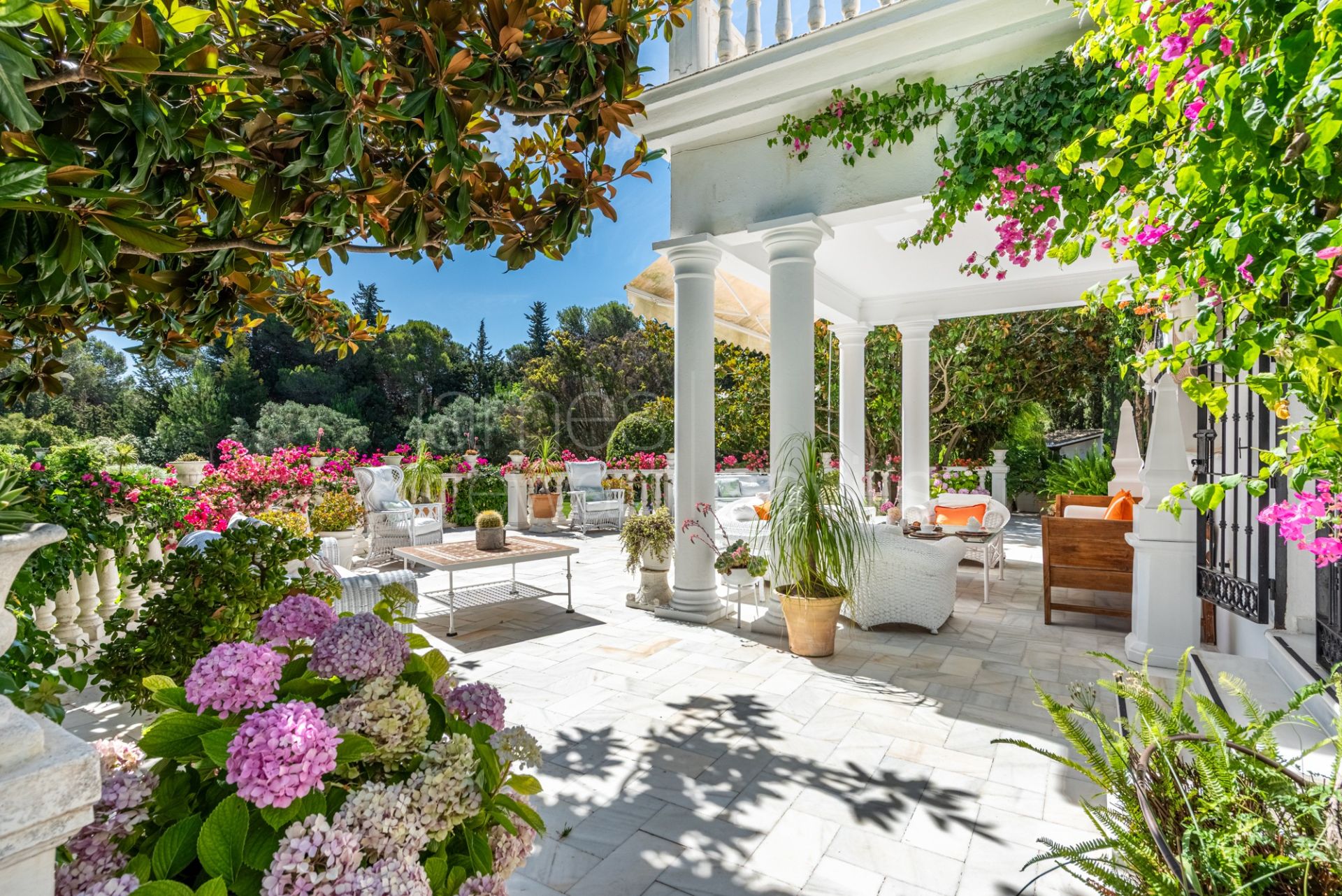 Preciosa Villa al clásico estilo cortijo con mucho encanto