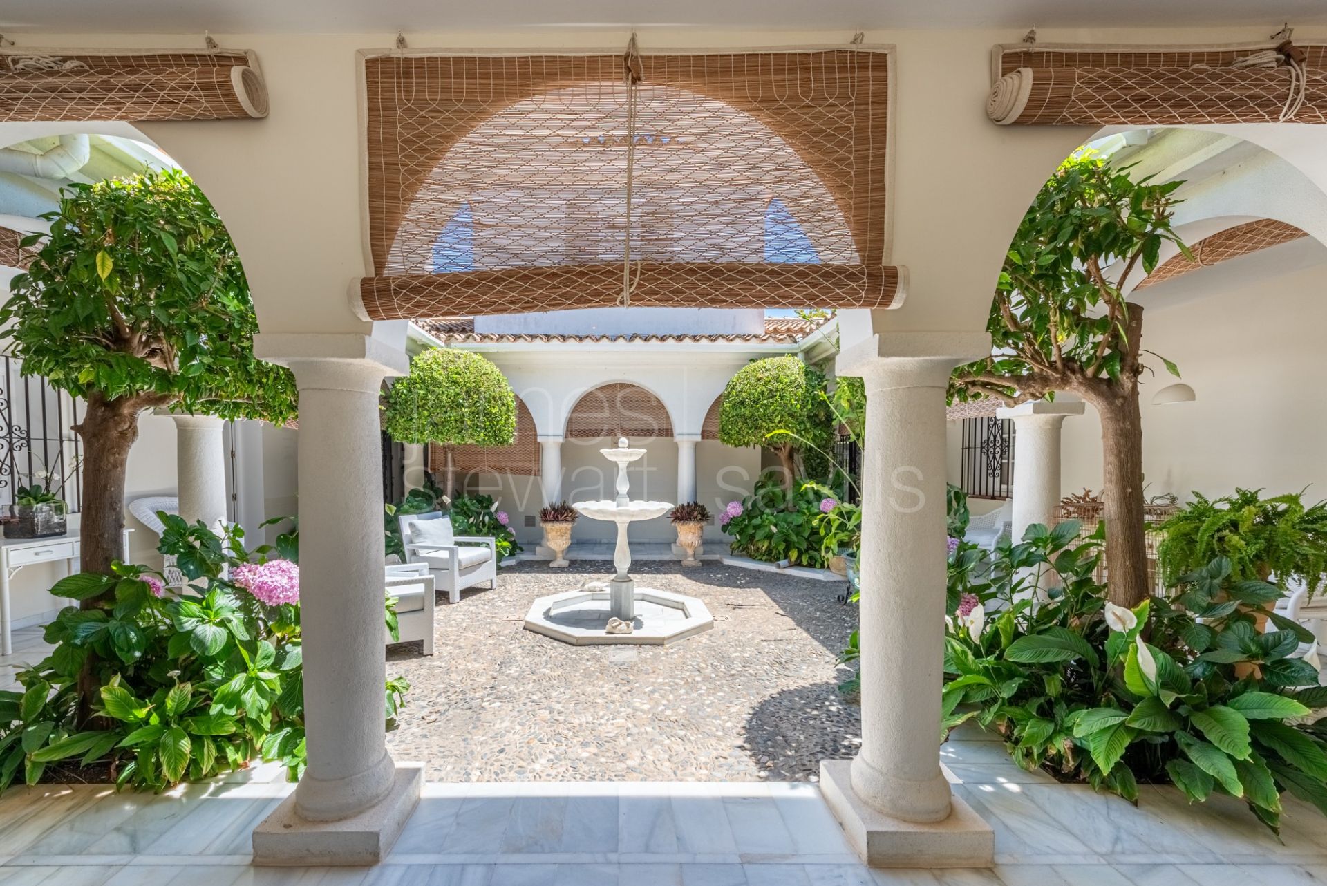Preciosa Villa al clásico estilo cortijo con mucho encanto