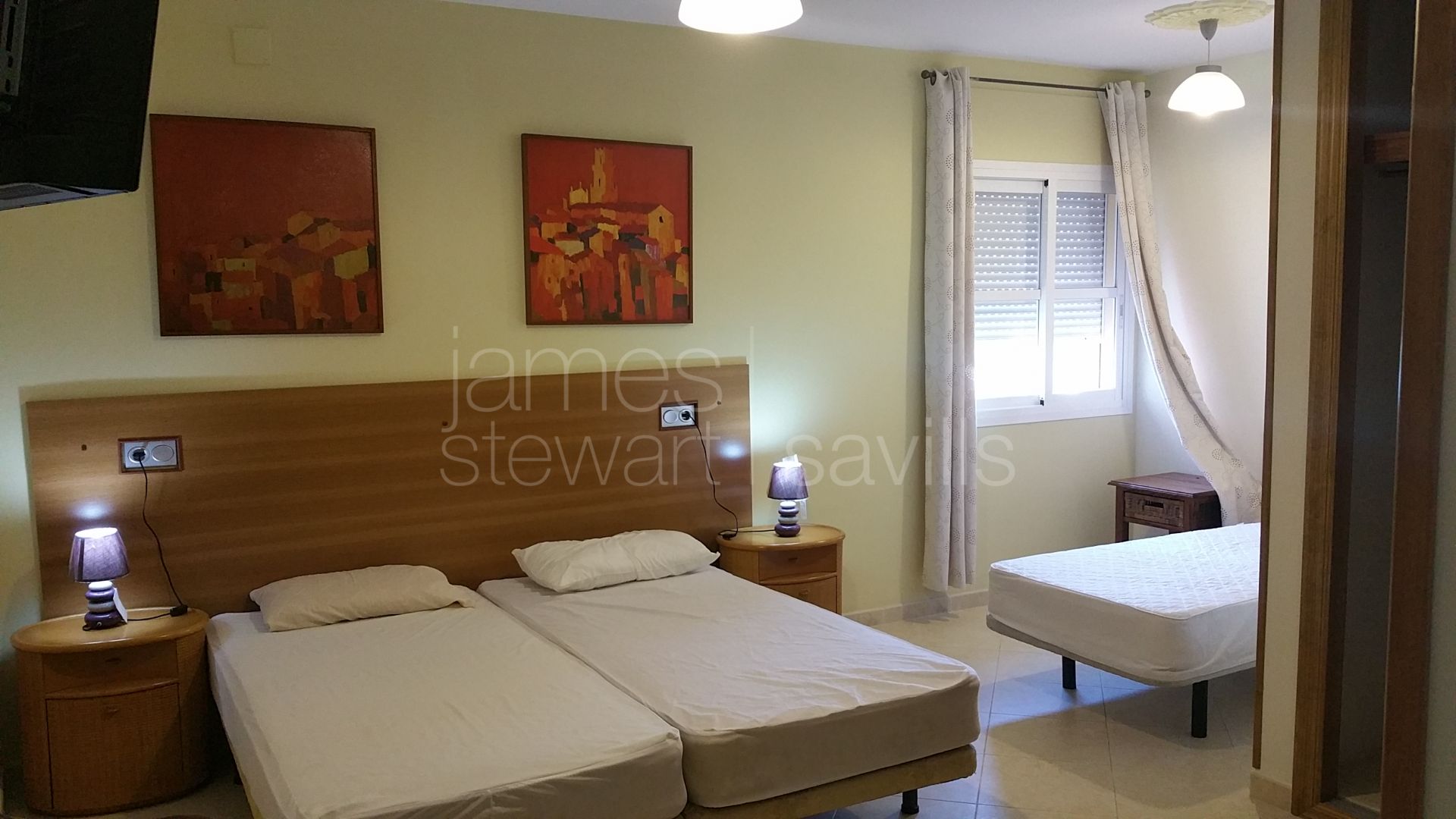 22 bedroom hostal in the heart of the commercial centre of Sotogrande