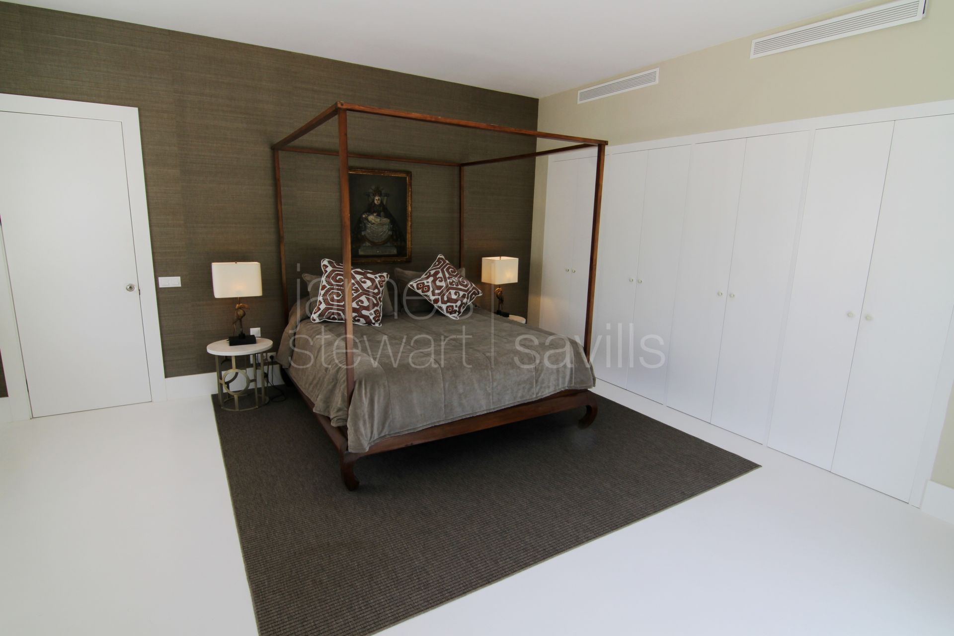 Luxury and tranquility in a secure gated location within Sotogrande