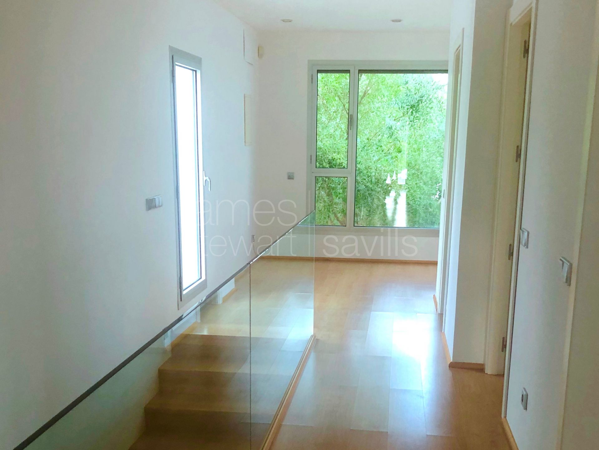Stylish contemporary villa on an elevated plot with lovely golf views