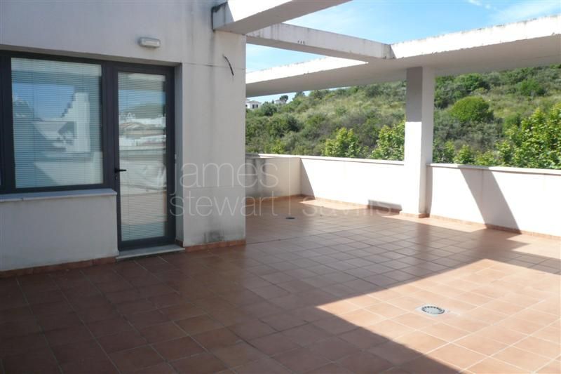 Office with large open terrace in Guadiaro