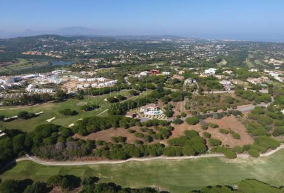 Gran parcela de 3.727 m2 en Almenara, Sotogrande