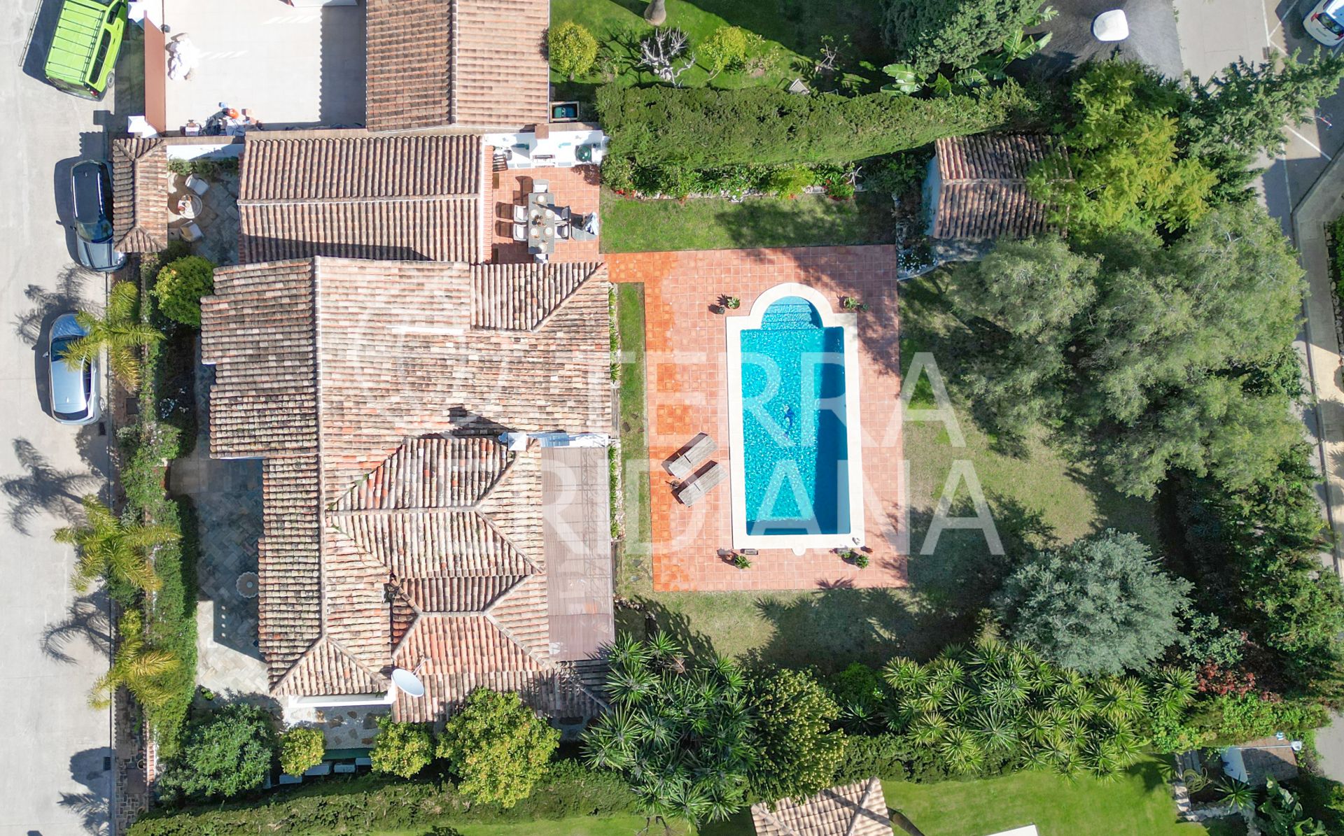 Villa in Marbella Country Club, Marbella