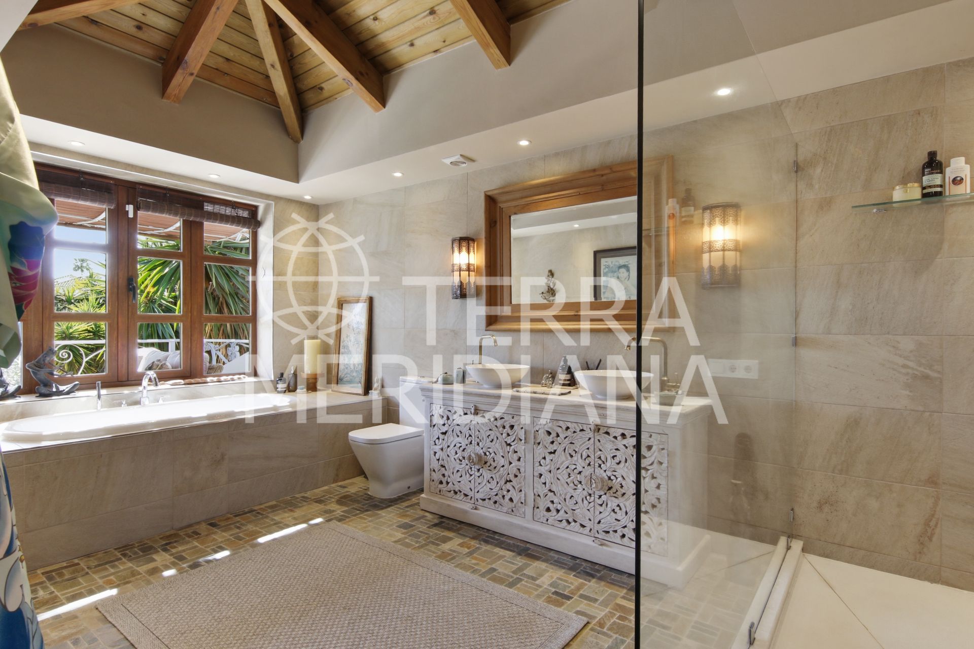 Villa in Marbella Country Club, Marbella