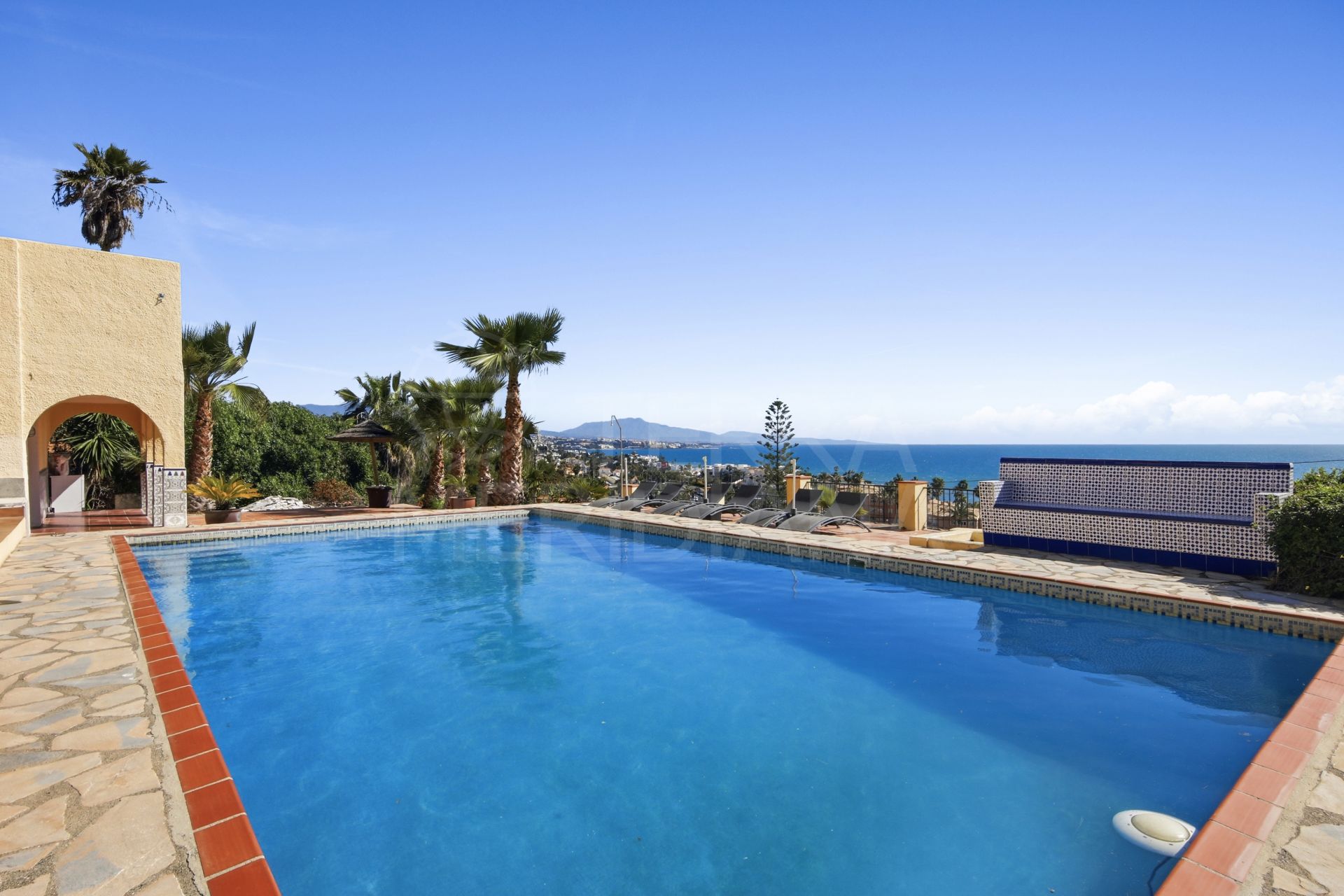 Villa in Buenas Noches, Estepona