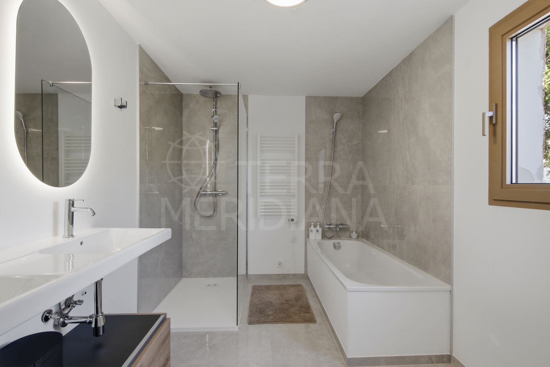 Villa in Buenas Noches, Estepona