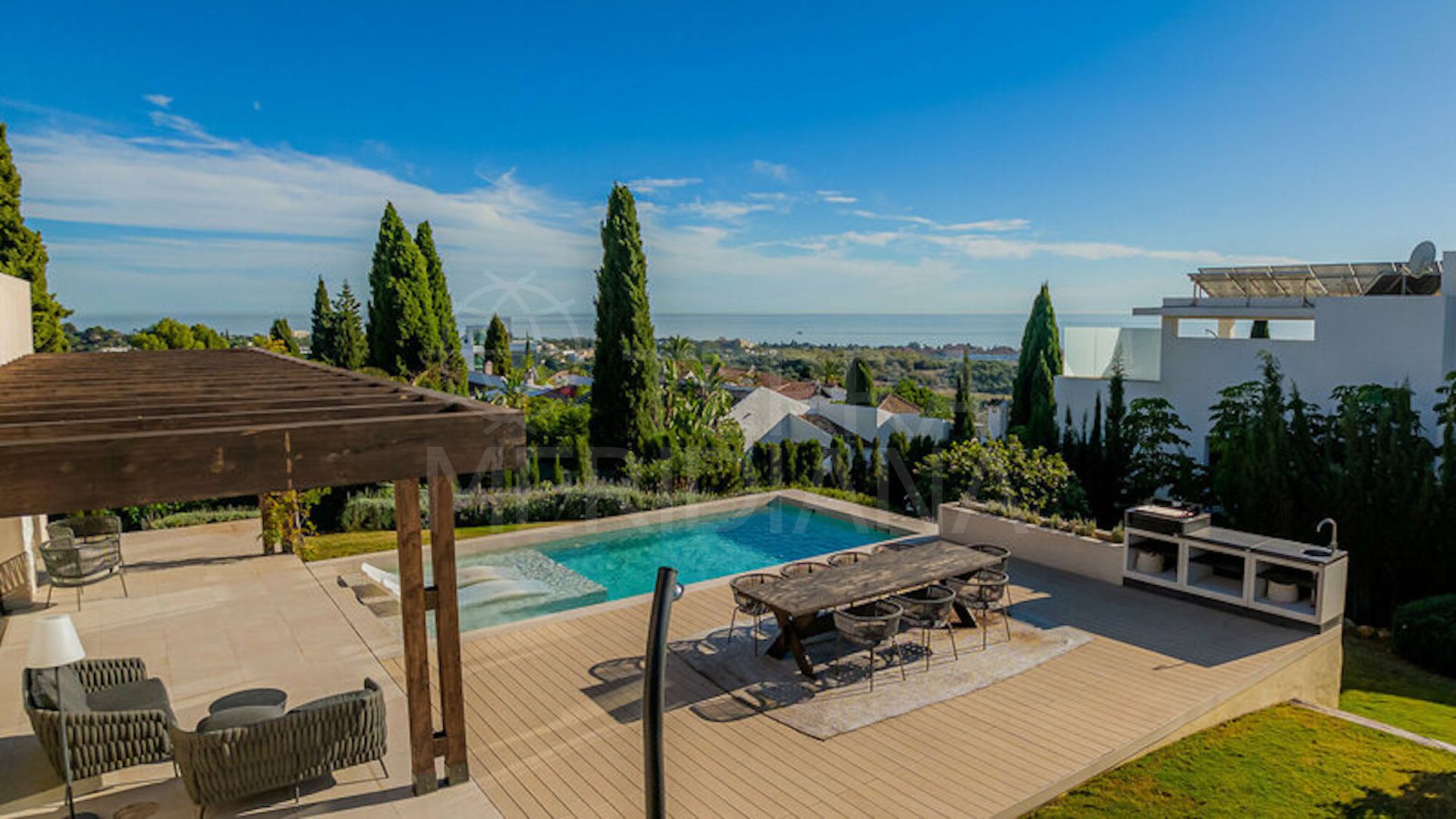 Villa in Los Altos del Paraiso, Estepona
