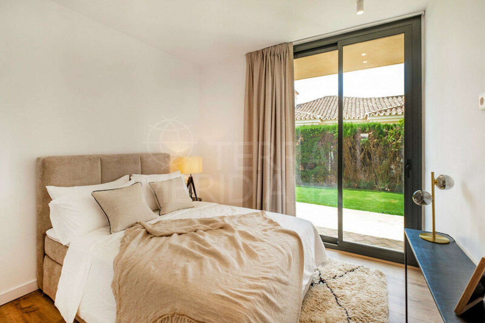 Villa in Los Altos del Paraiso, Estepona