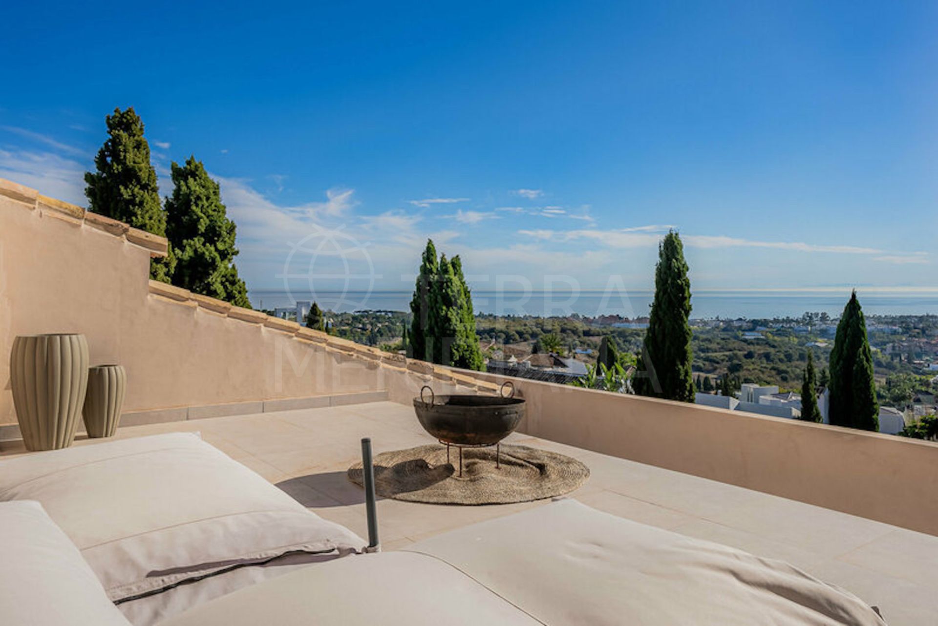 Villa in Los Altos del Paraiso, Estepona