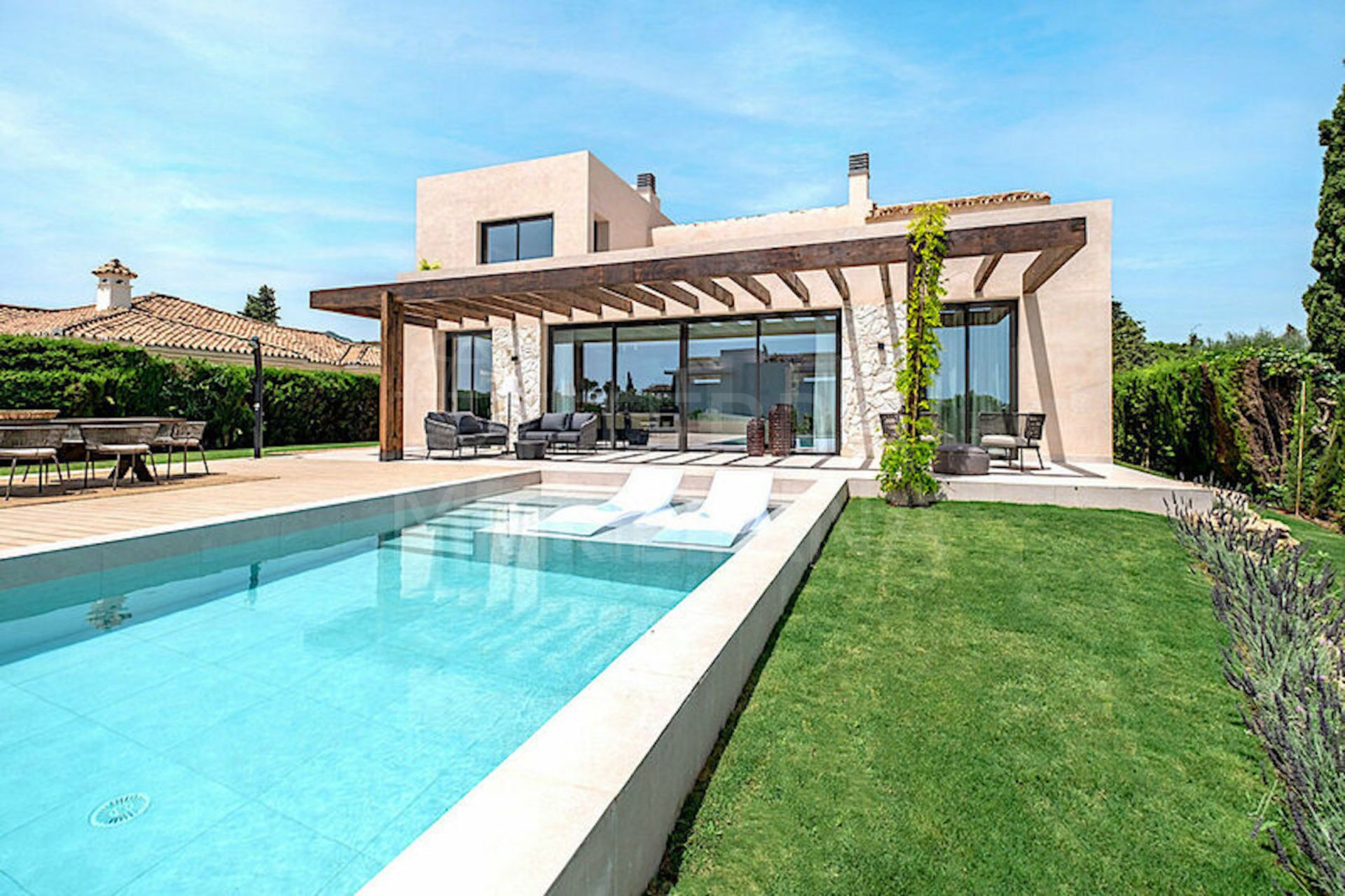 Villa in Los Altos del Paraiso, Estepona