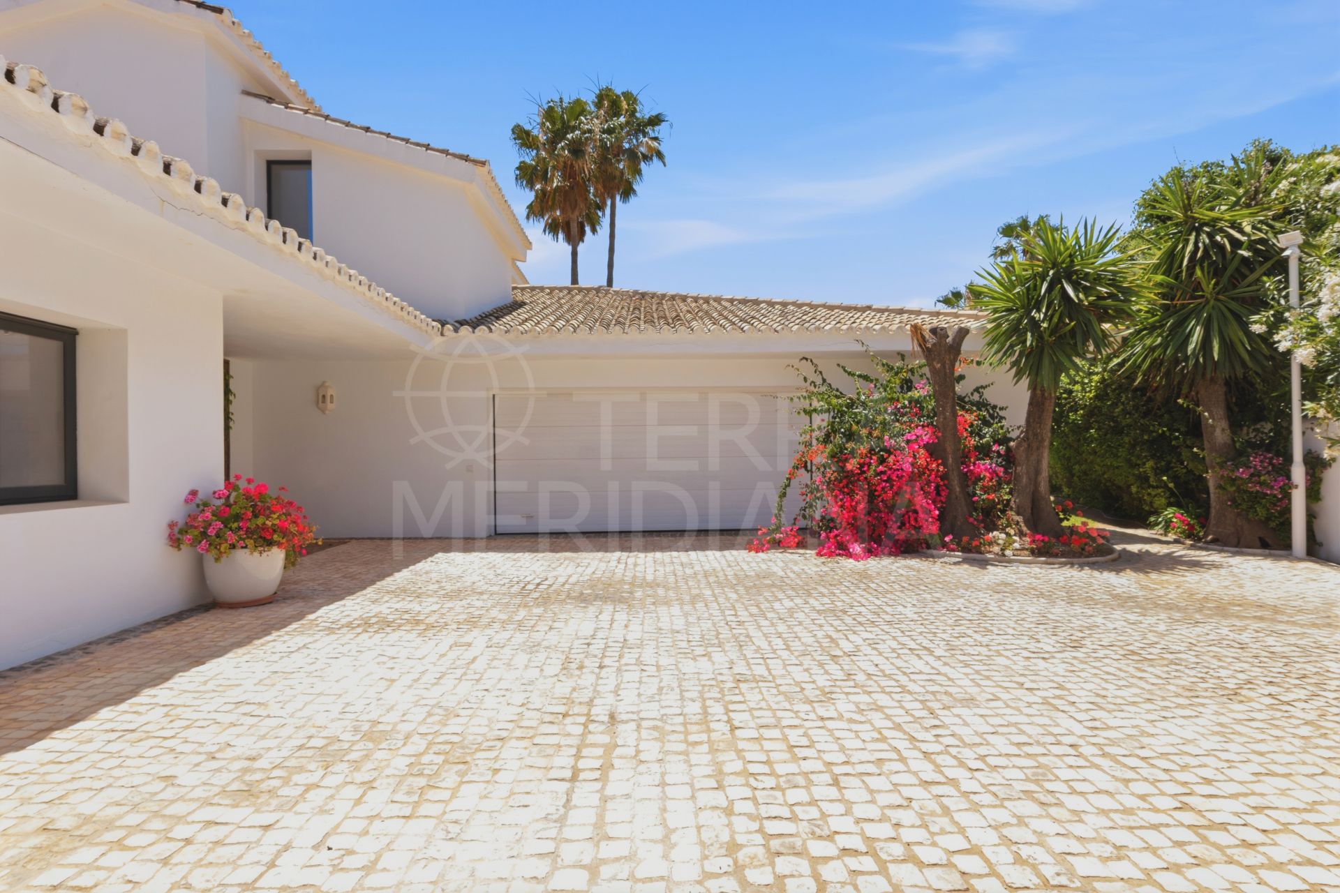 Villa in Casasola, Estepona