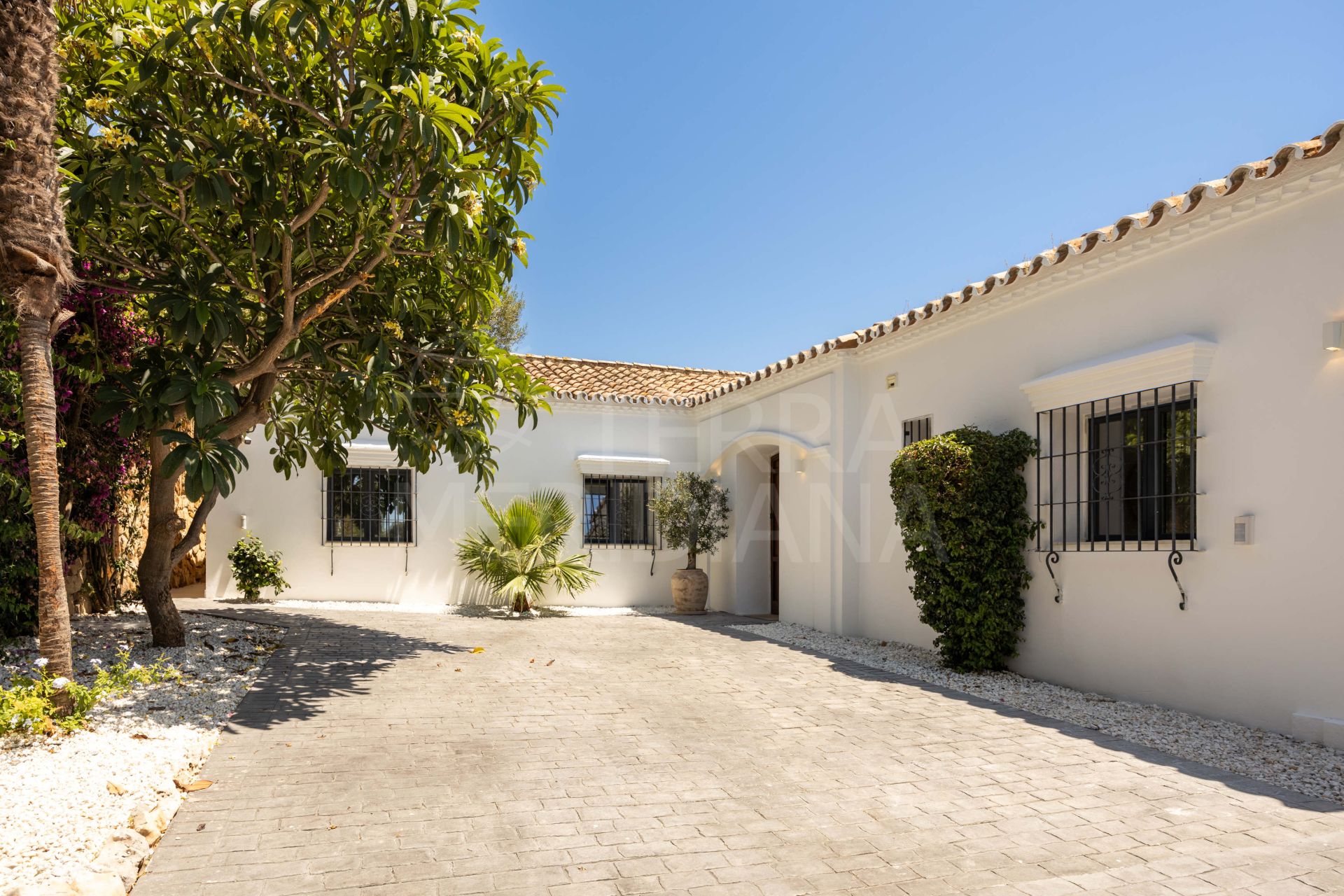 Villa in Los Altos del Paraiso, Estepona