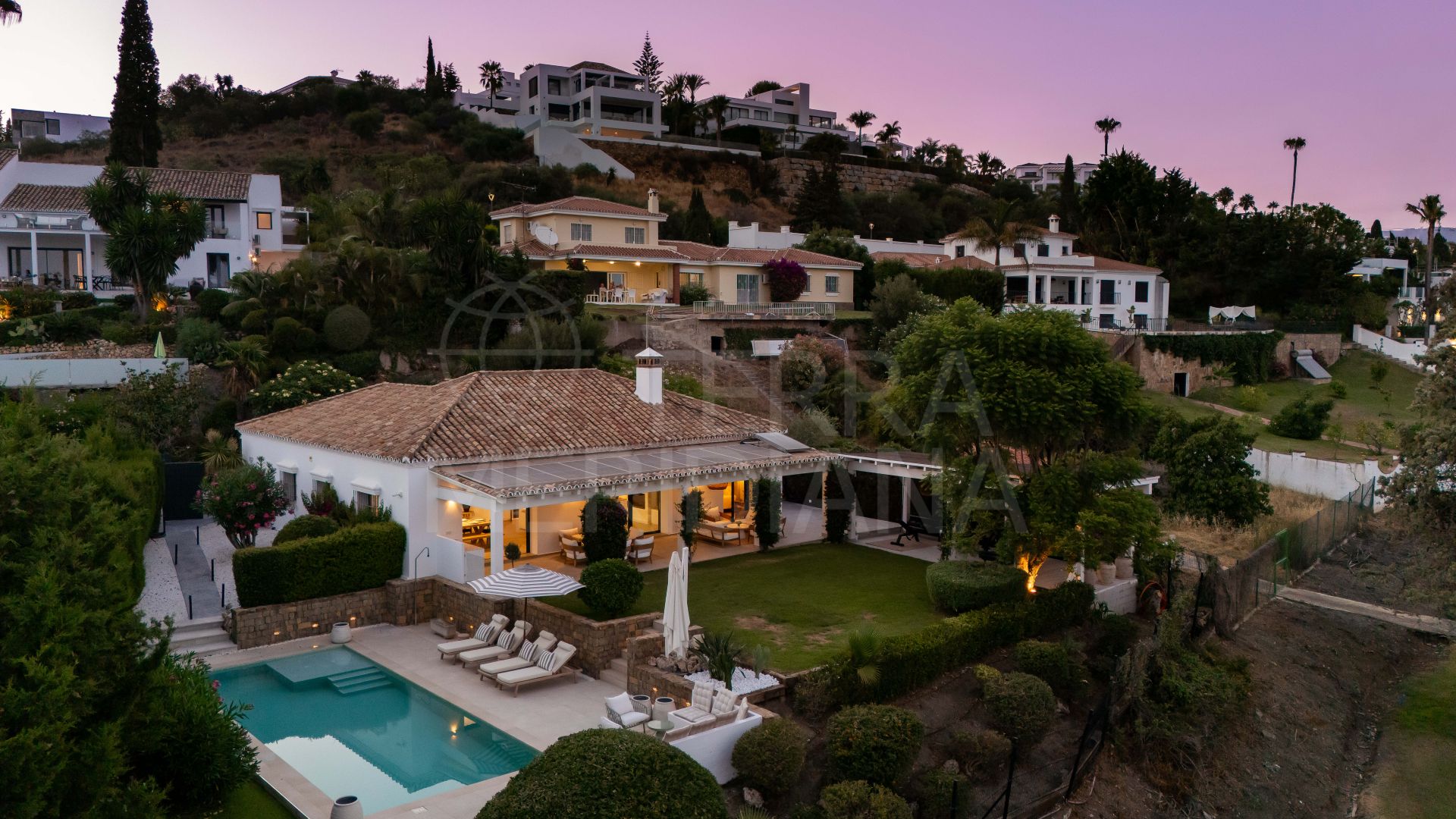 Villa in Los Altos del Paraiso, Estepona