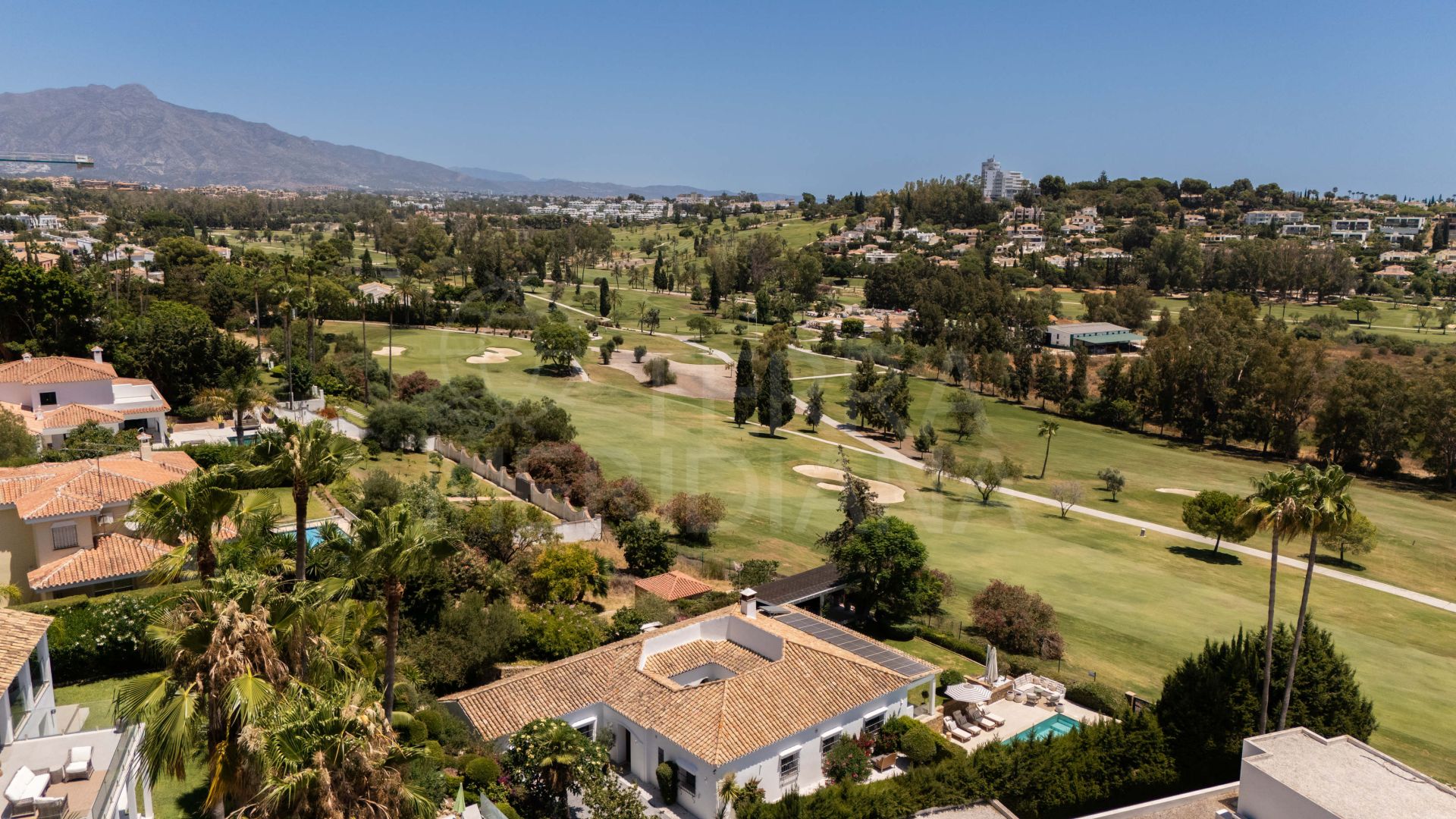 Villa in Los Altos del Paraiso, Estepona