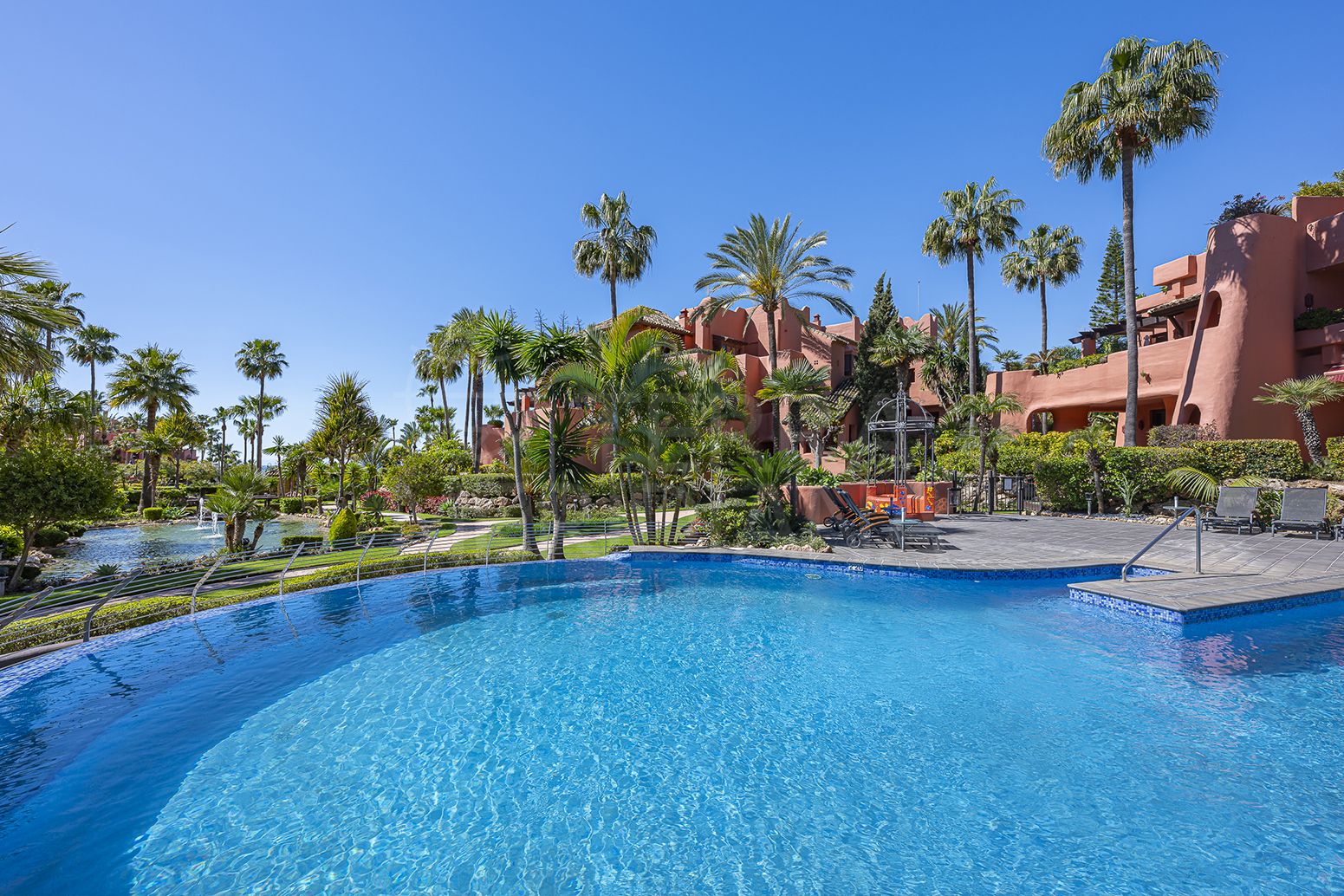 Penthouse in Torre Bermeja, Estepona