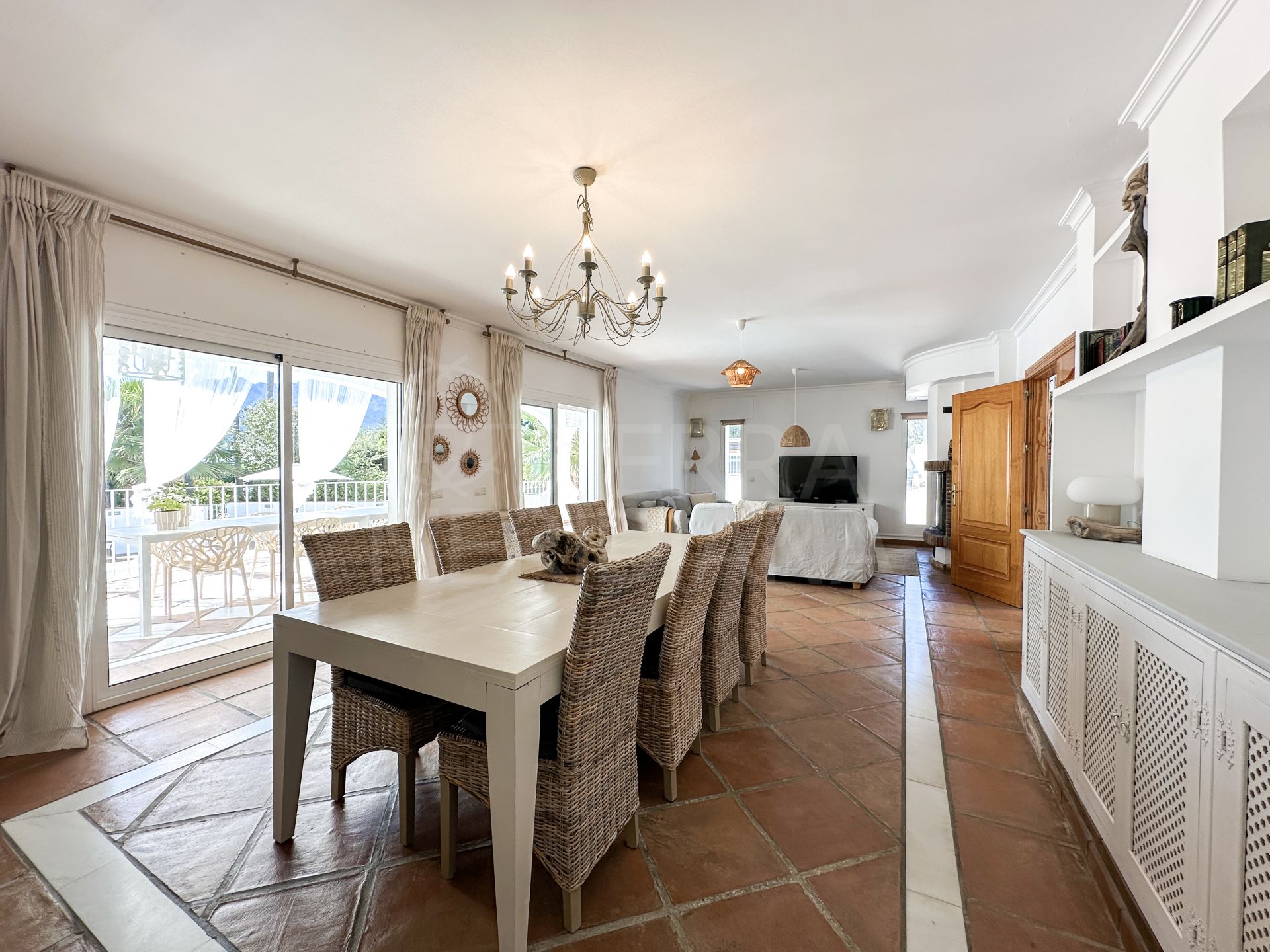 Villa in Estepona East, Estepona