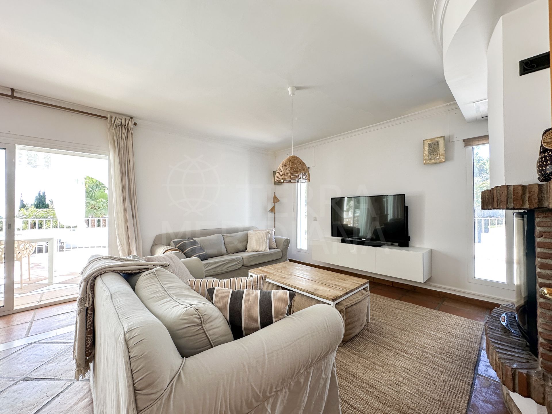 Villa in Estepona East, Estepona