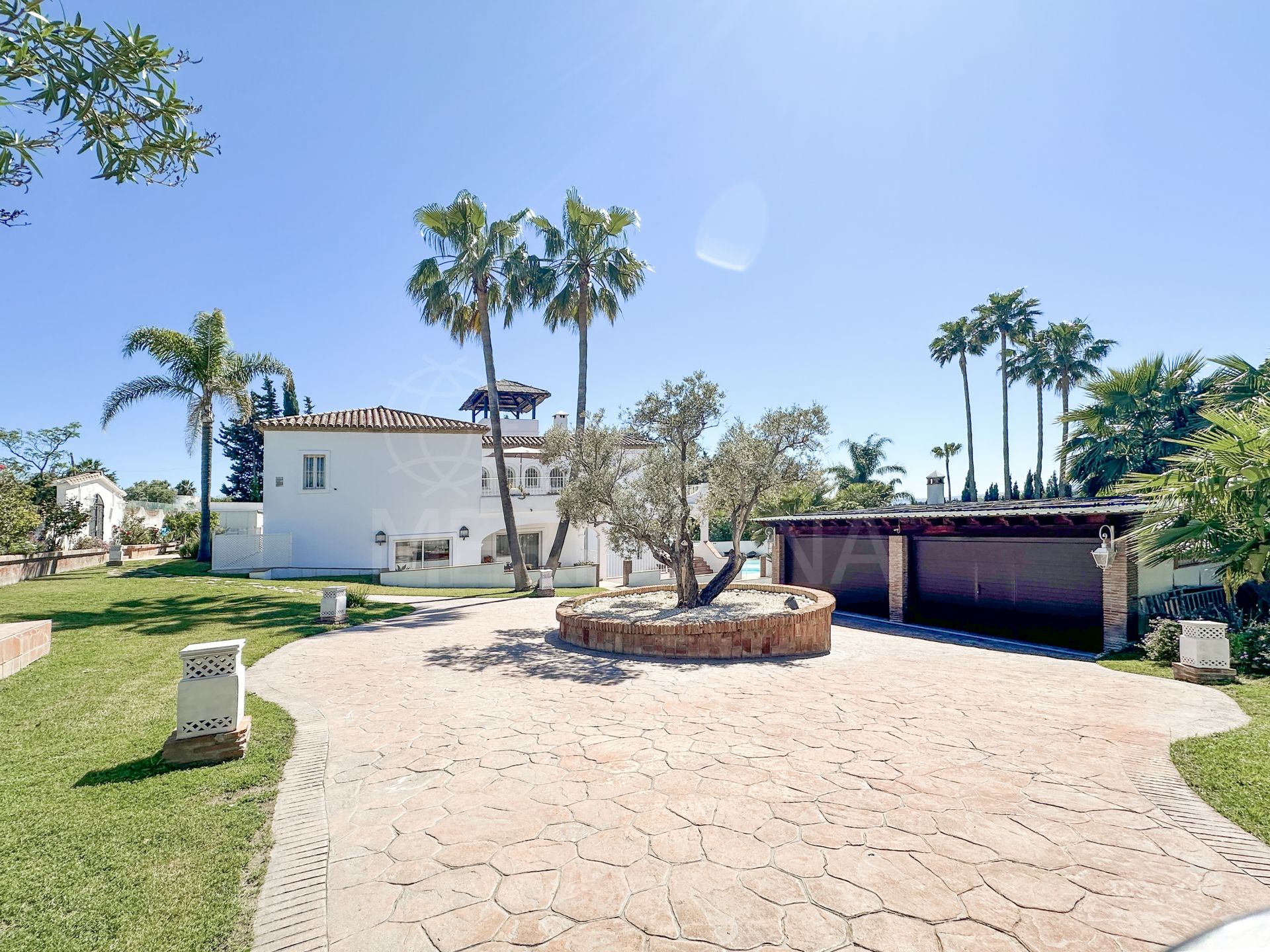 Villa in Estepona East, Estepona