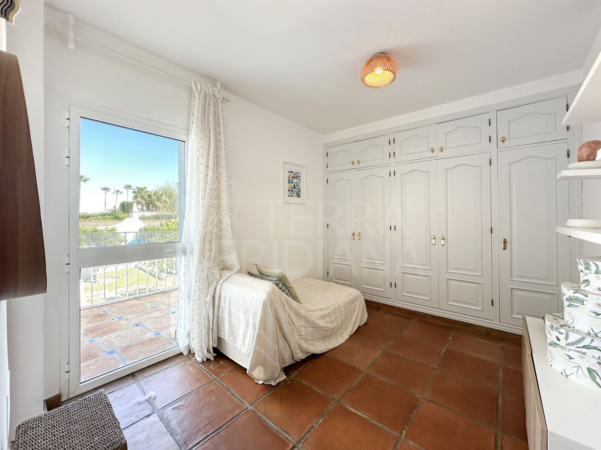 Villa in Estepona East, Estepona
