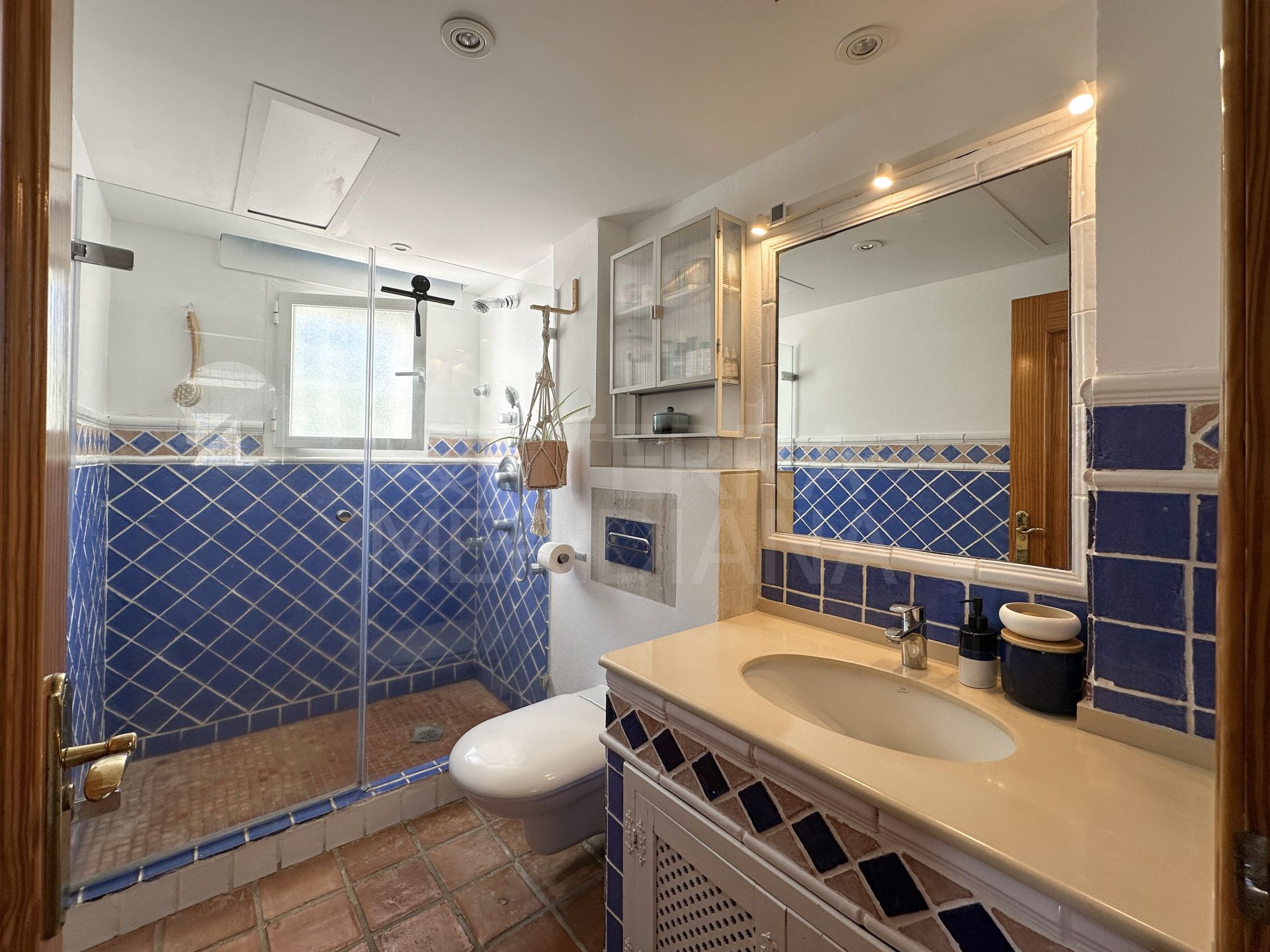 Villa in Estepona East, Estepona