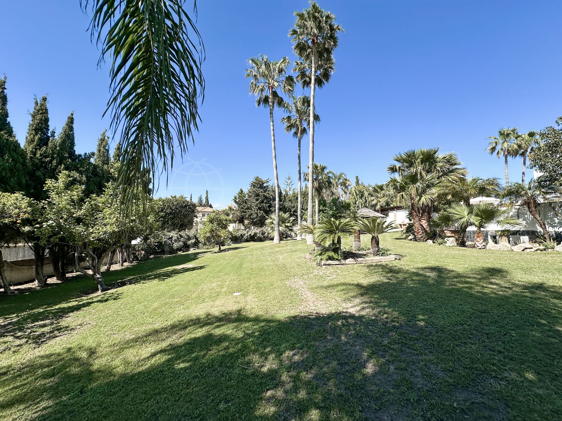 Villa in Estepona East, Estepona