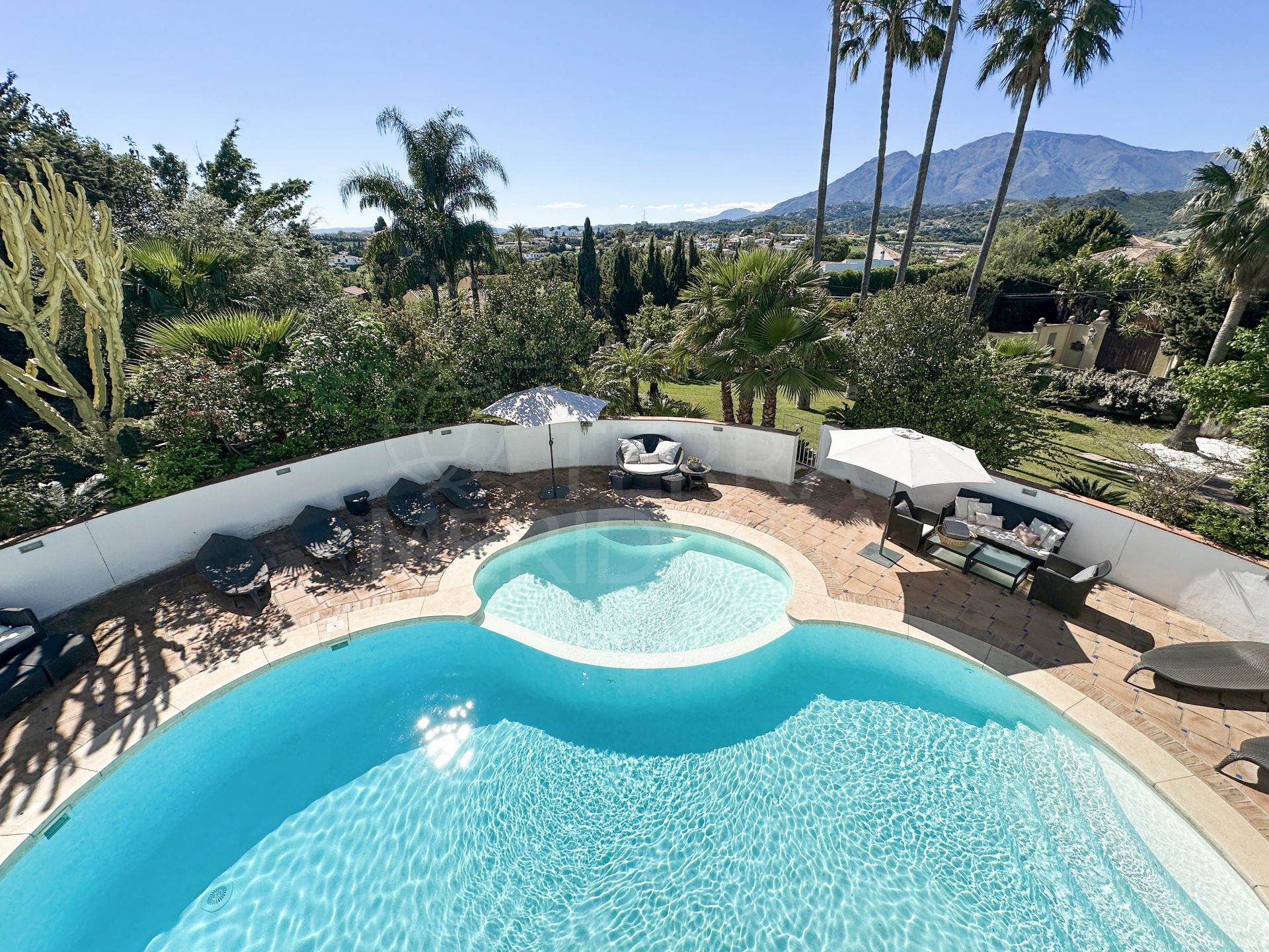 Villa in Estepona East, Estepona