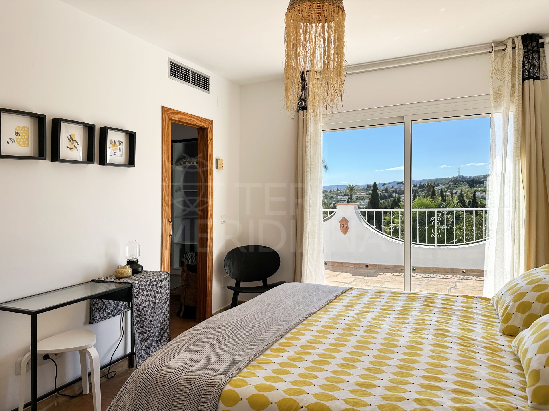 Villa in Estepona East, Estepona