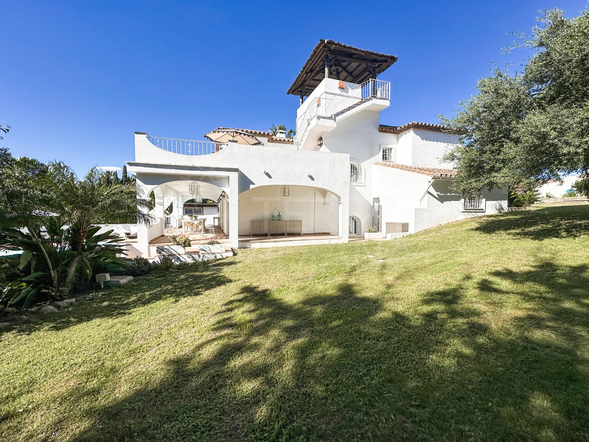 Villa in Estepona East, Estepona