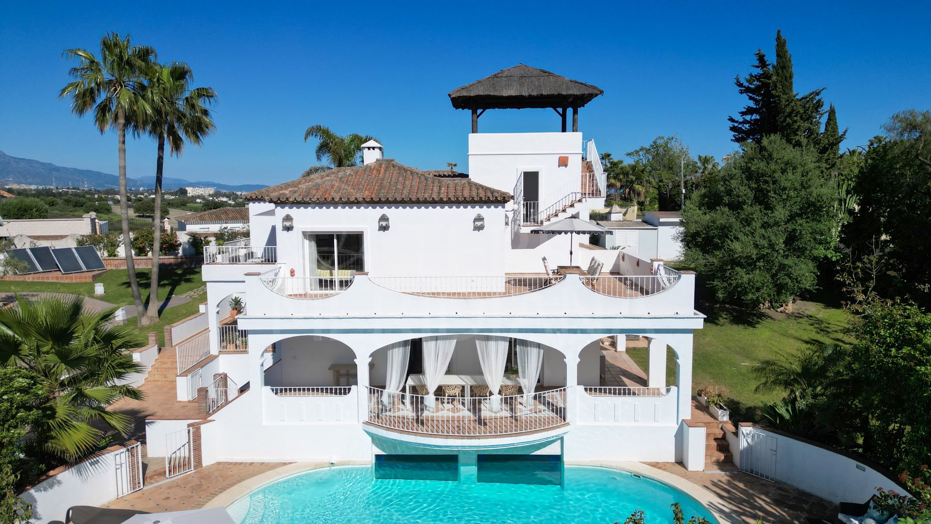 Villa in Estepona East, Estepona