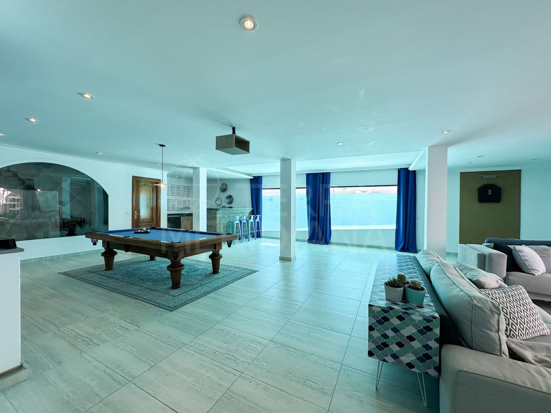 Villa in Estepona East, Estepona