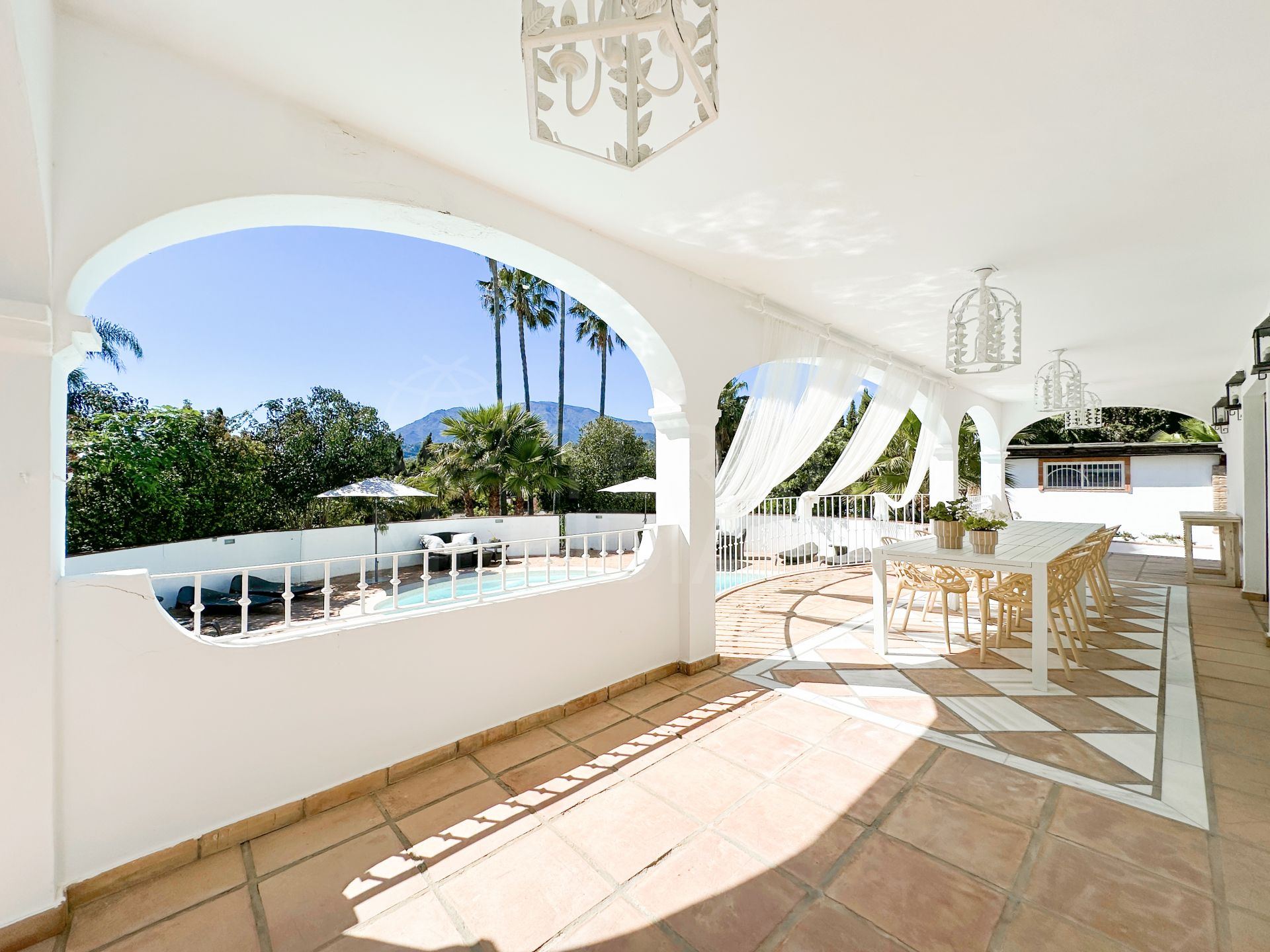 Villa in Estepona East, Estepona