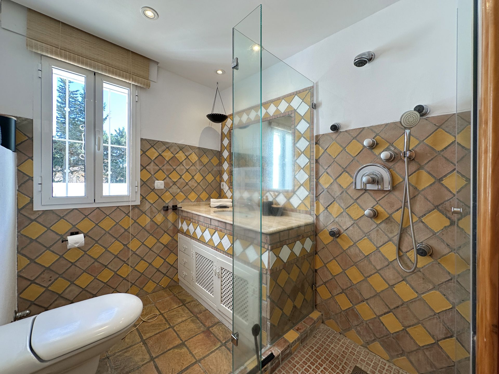 Villa in Estepona East, Estepona