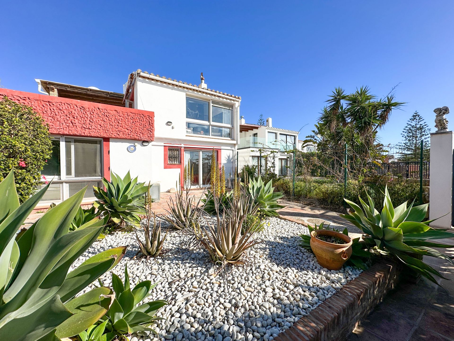 Villa in Bahia Dorada, Estepona