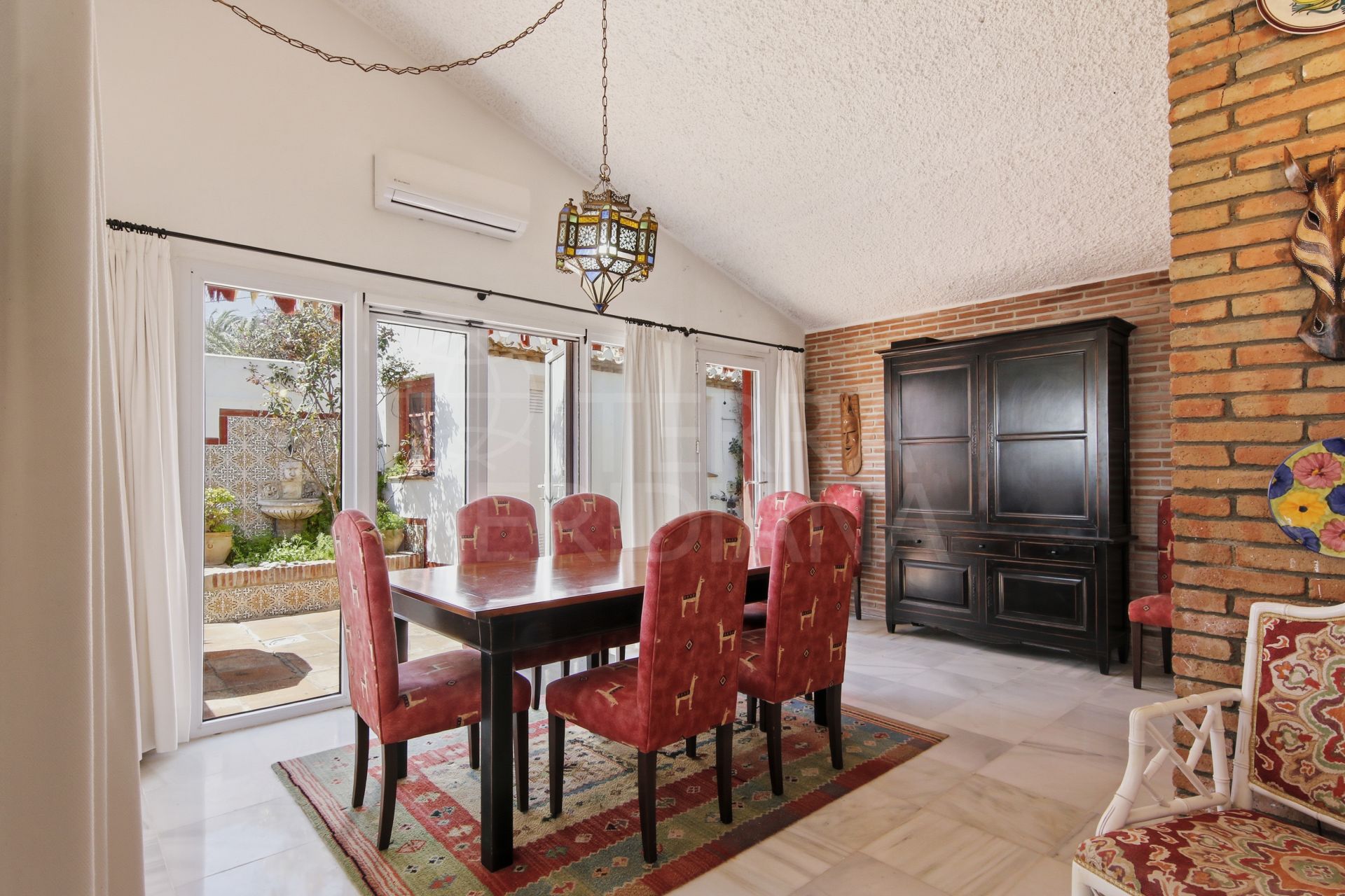 Villa in Bahia Dorada, Estepona