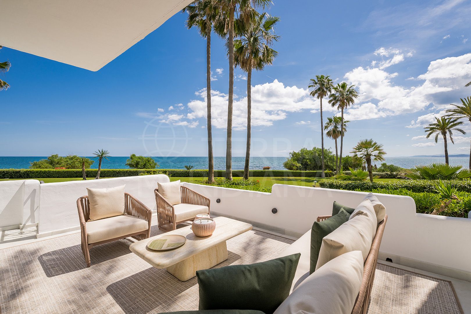 Ground Floor Apartment in Alcazaba Beach, Estepona
