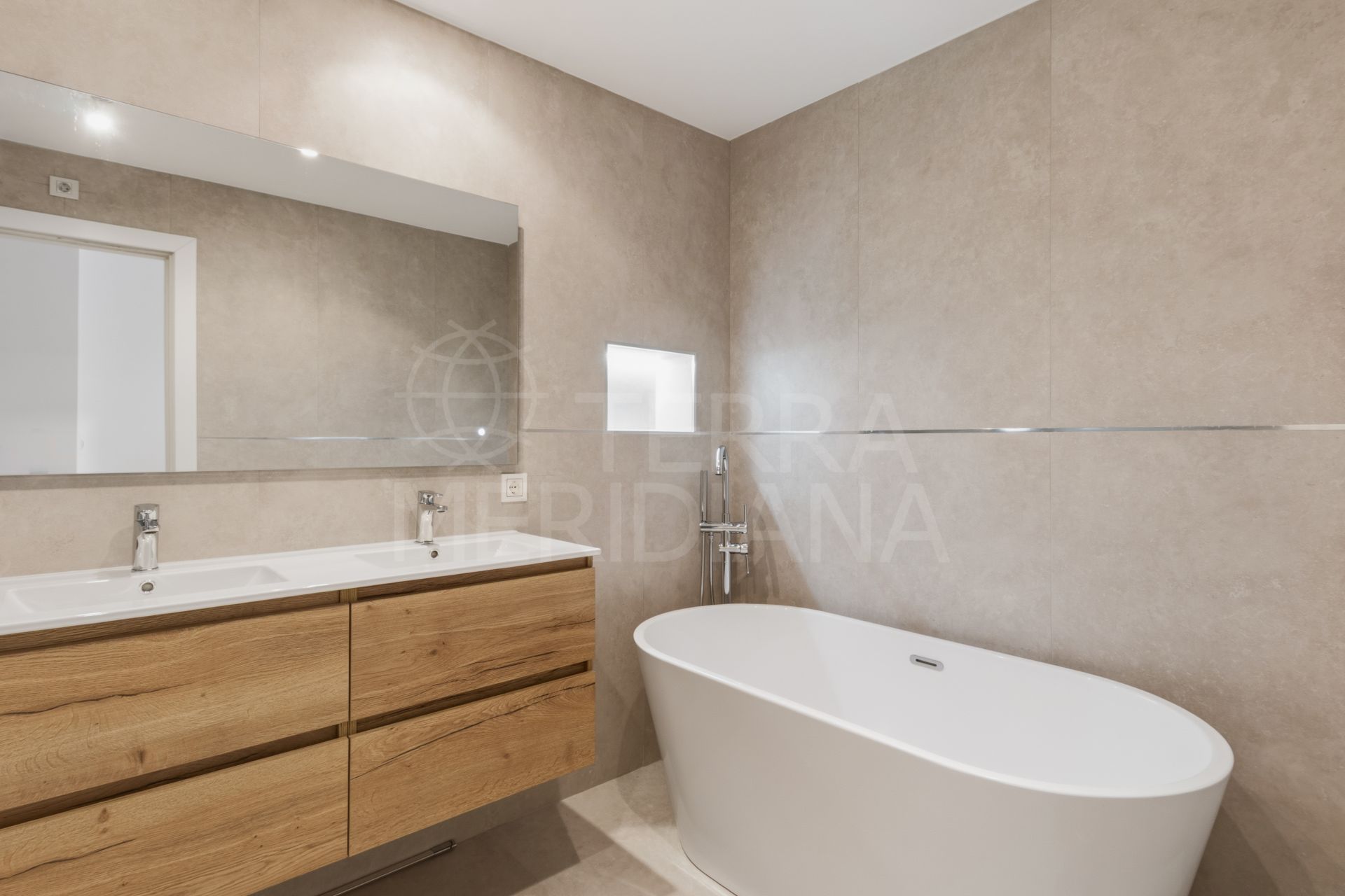 Ground Floor Apartment in El Campanario, Estepona